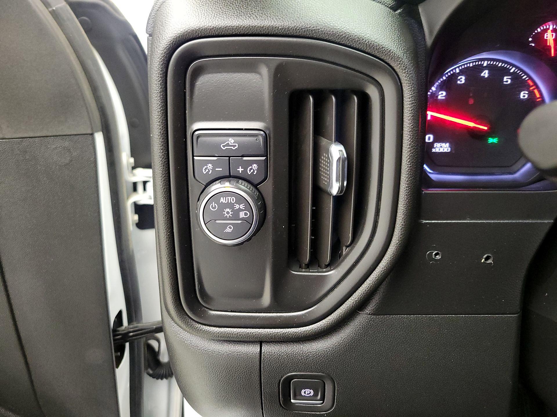 Thumbnail: 2020 Chevrolet Silverado 2500 - 11