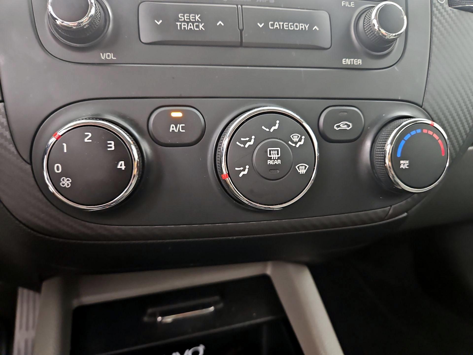 Thumbnail: 2015 Kia Forte - 16
