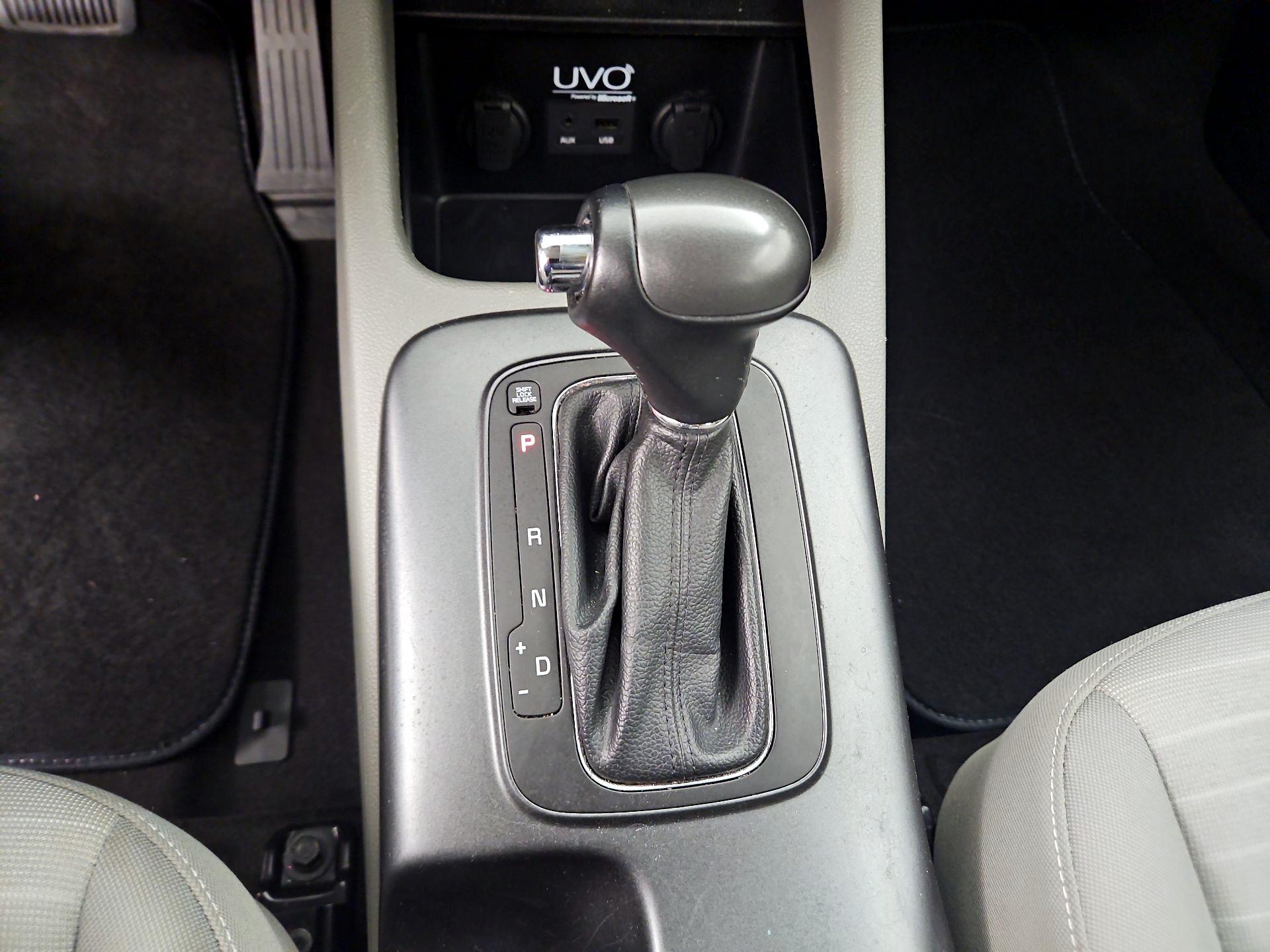 Thumbnail: 2015 Kia Forte - 17