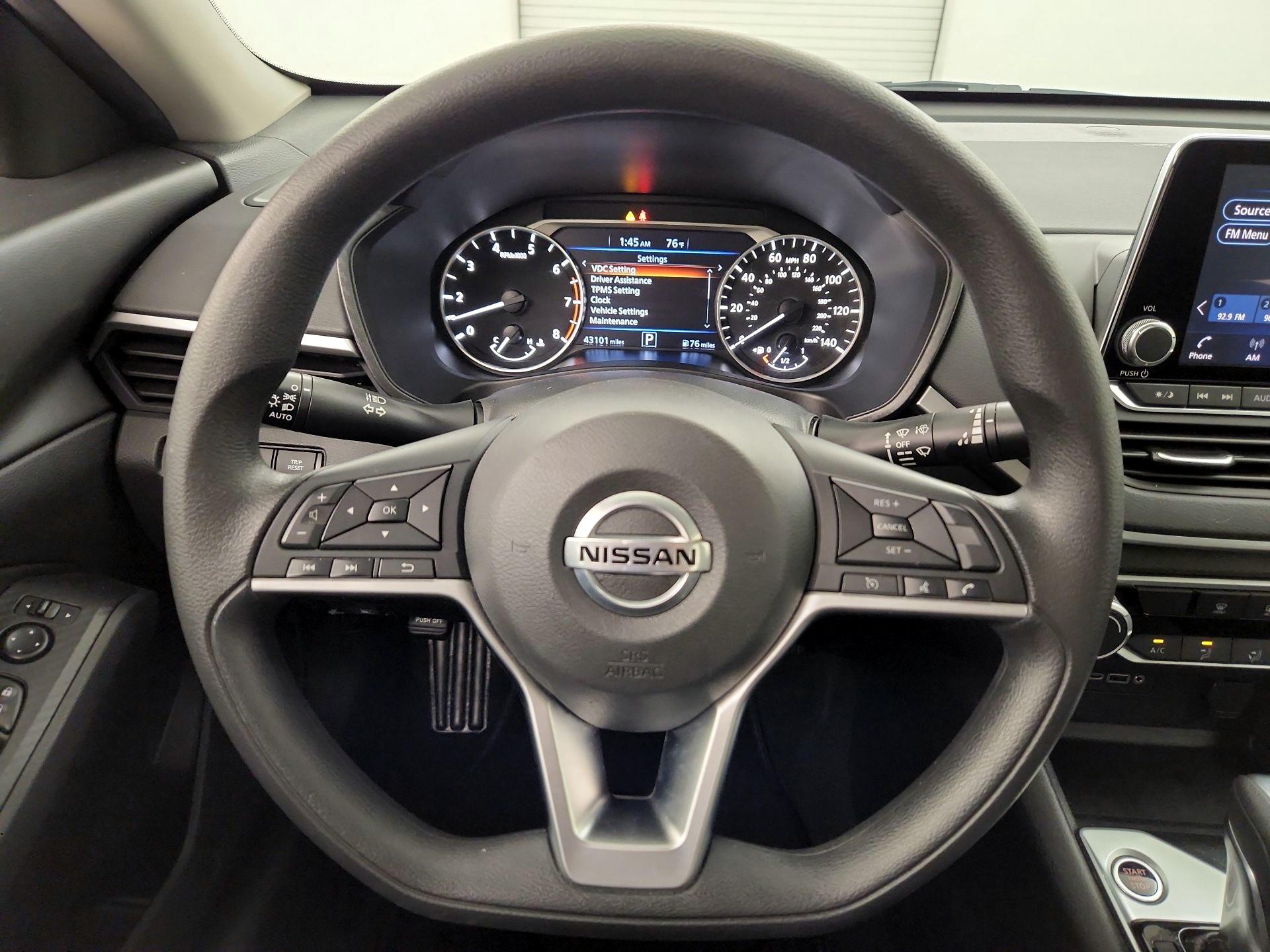 Thumbnail: 2020 Nissan Altima - 10