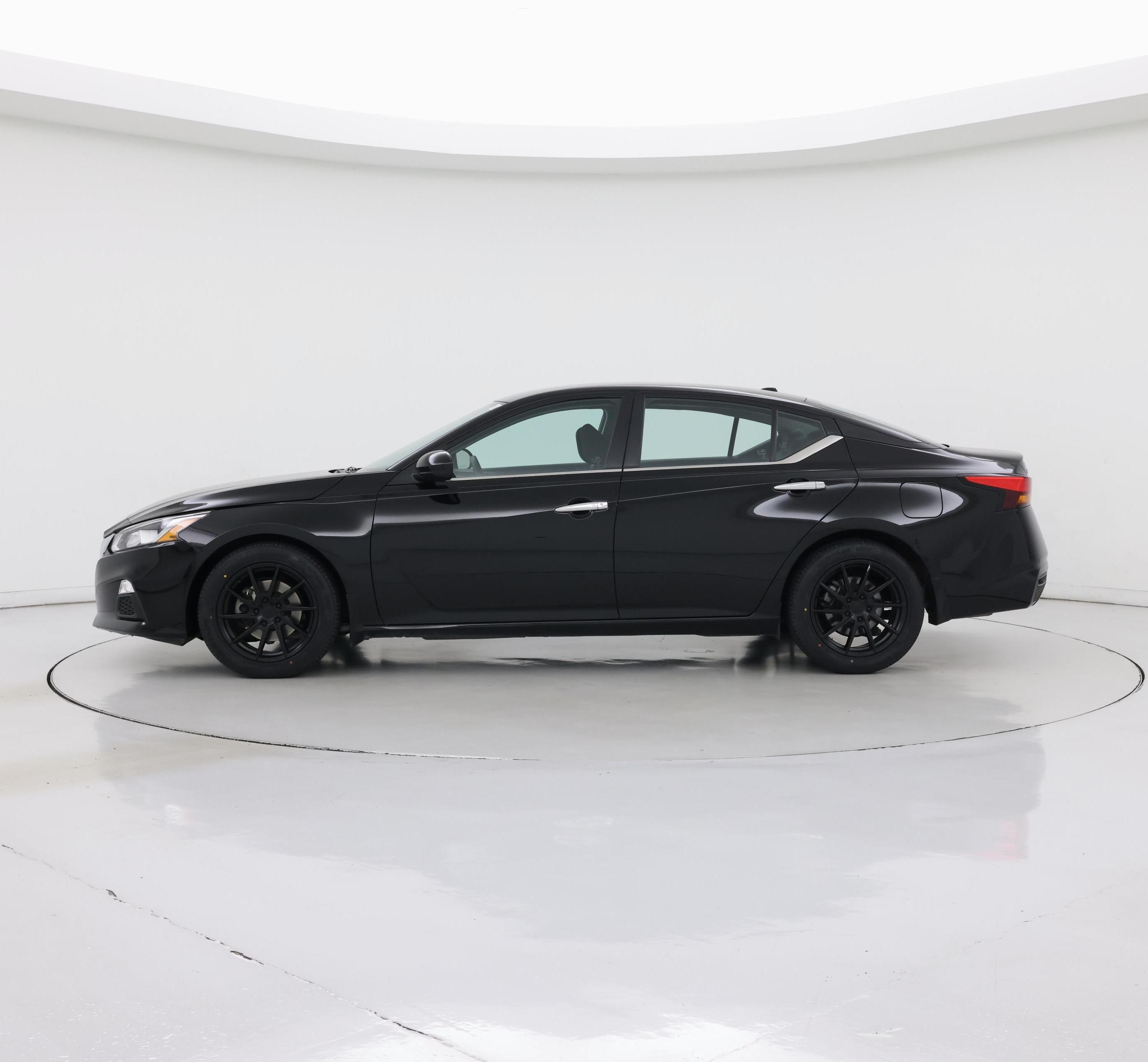 Thumbnail: 2020 Nissan Altima - 3
