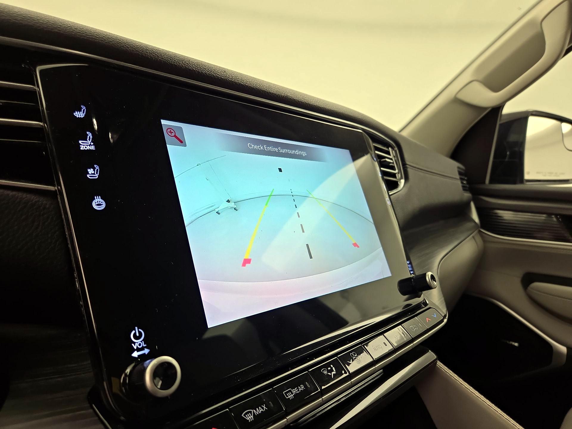 Thumbnail: 2023 Jeep Wagoneer - 15