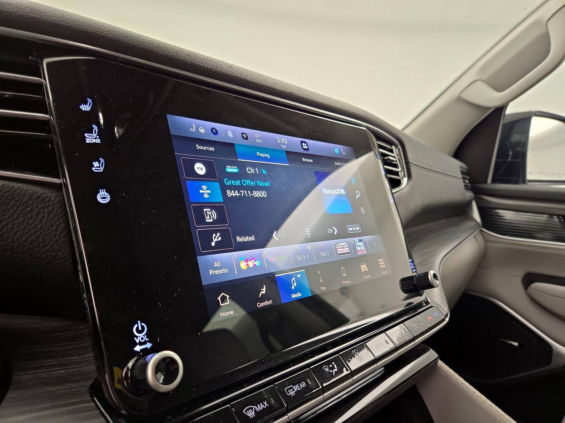 Thumbnail: 2023 Jeep Wagoneer - 16