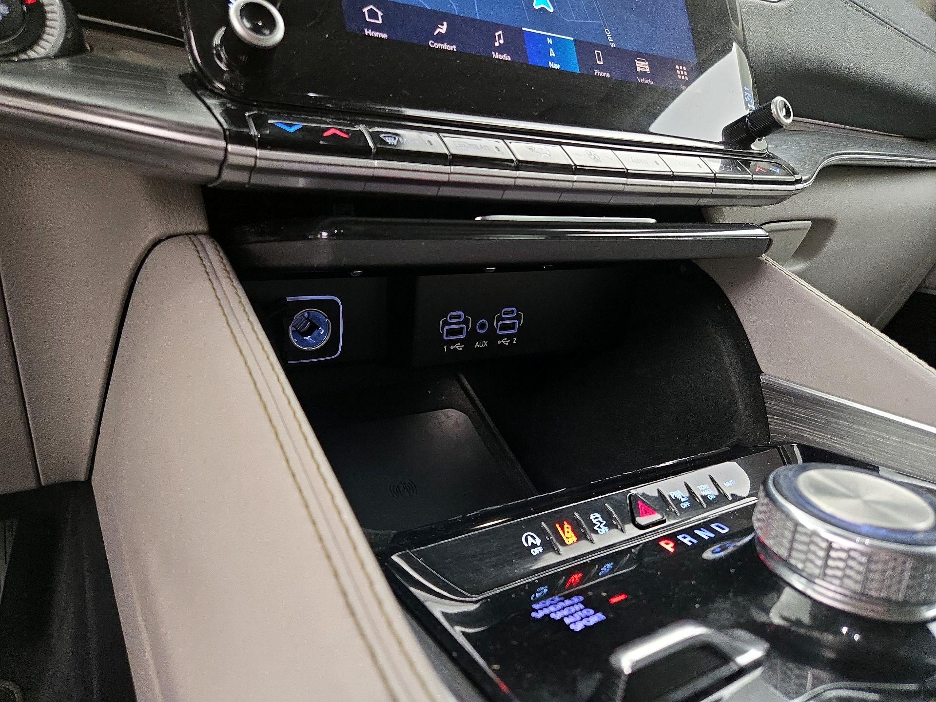 Thumbnail: 2023 Jeep Wagoneer - 19