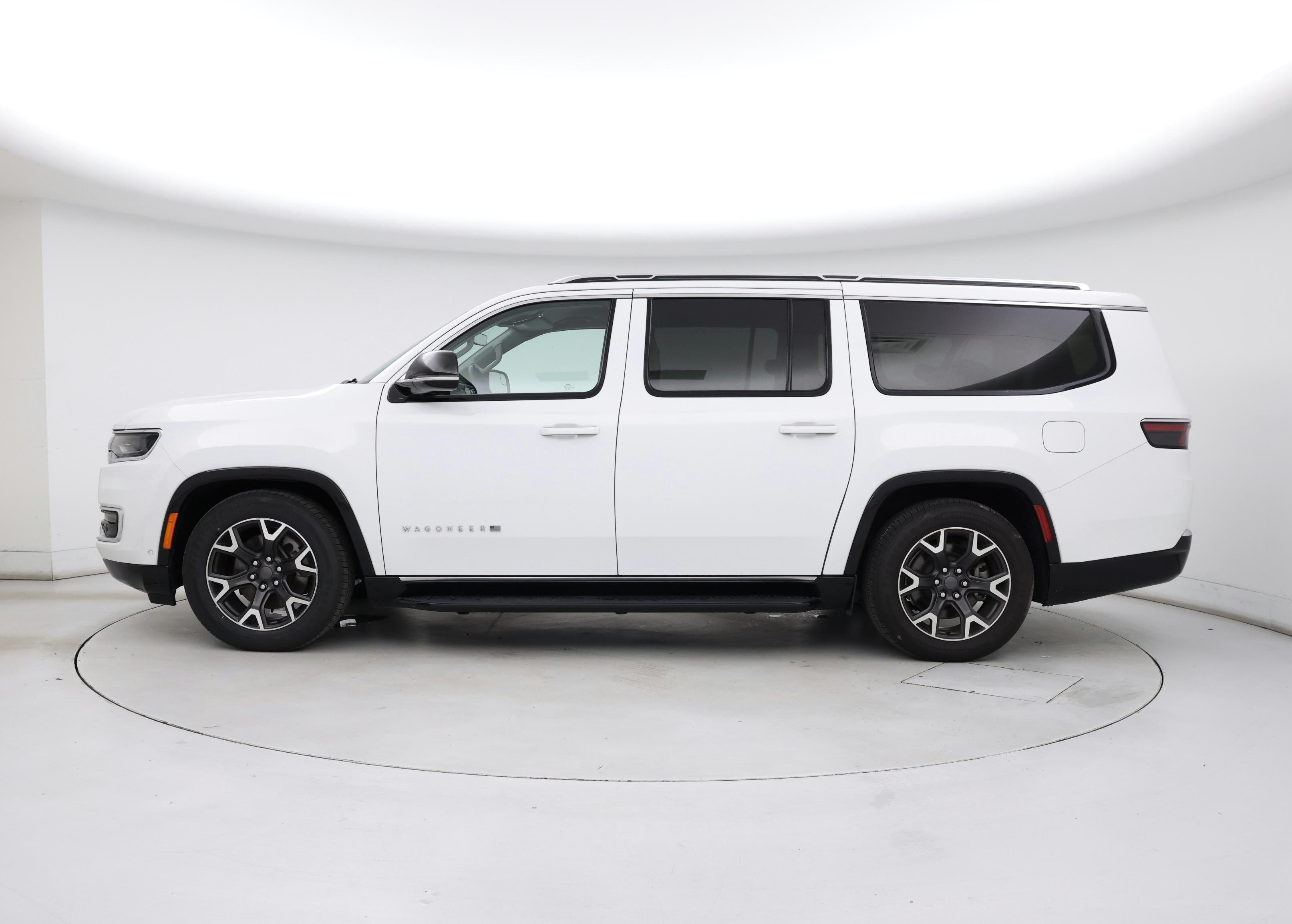 Thumbnail: 2023 Jeep Wagoneer - 3