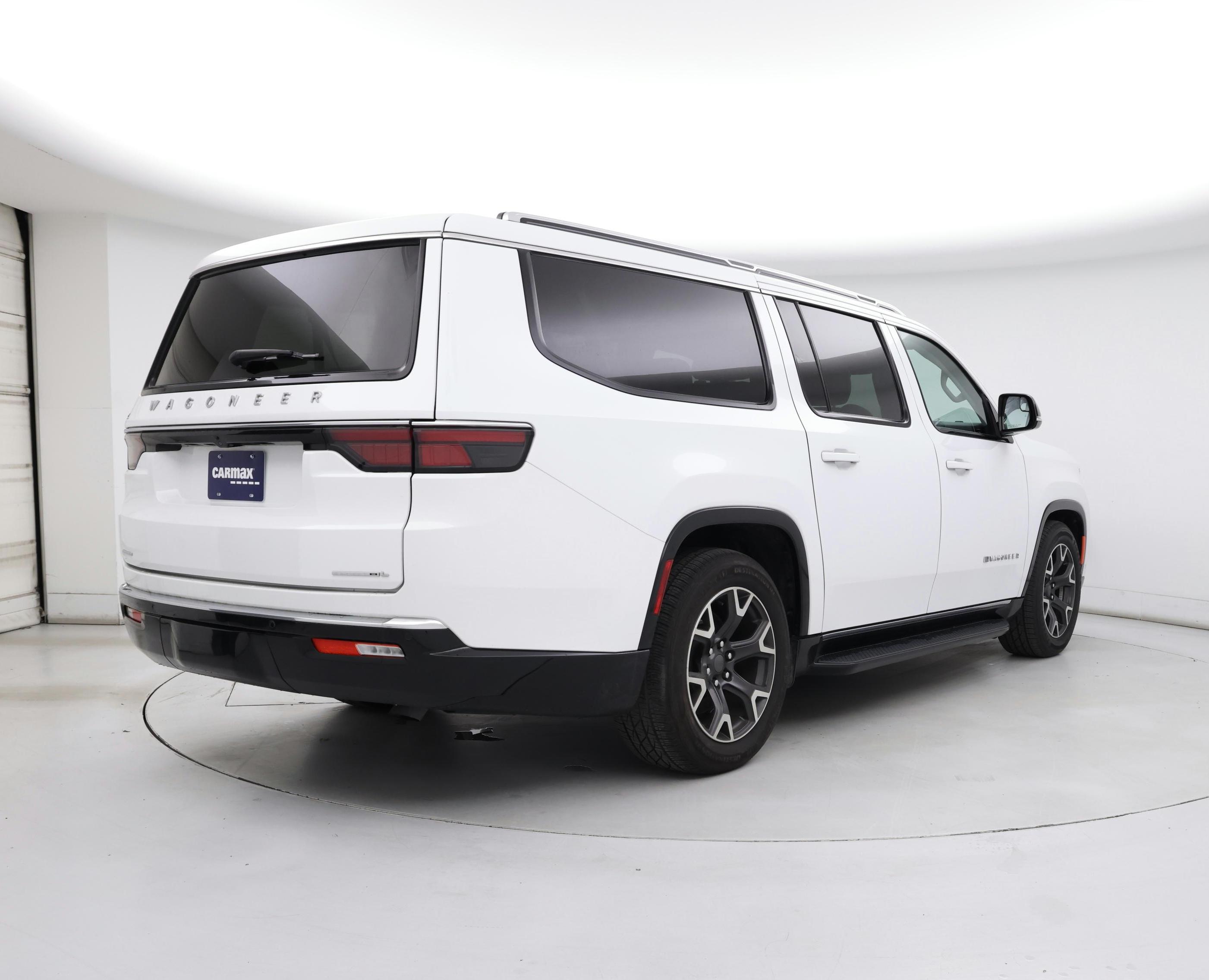 Thumbnail: 2023 Jeep Wagoneer - 8