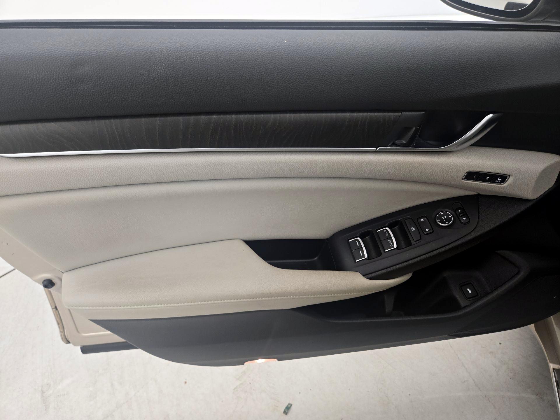 Thumbnail: 2018 Honda Accord - 12