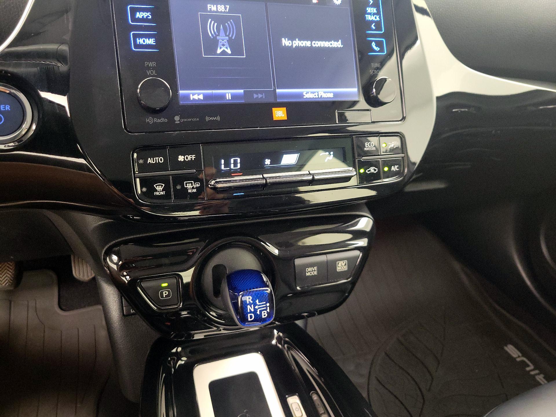 Thumbnail: 2016 Toyota Prius - 16