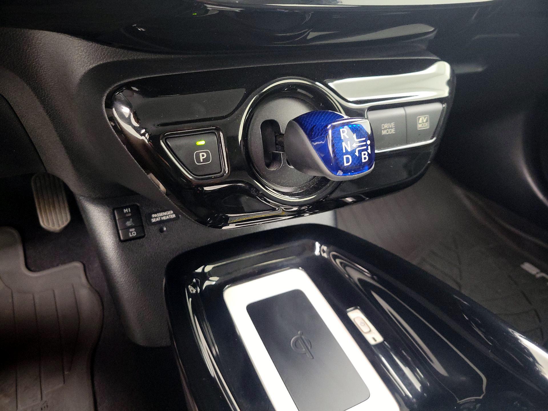Thumbnail: 2016 Toyota Prius - 17