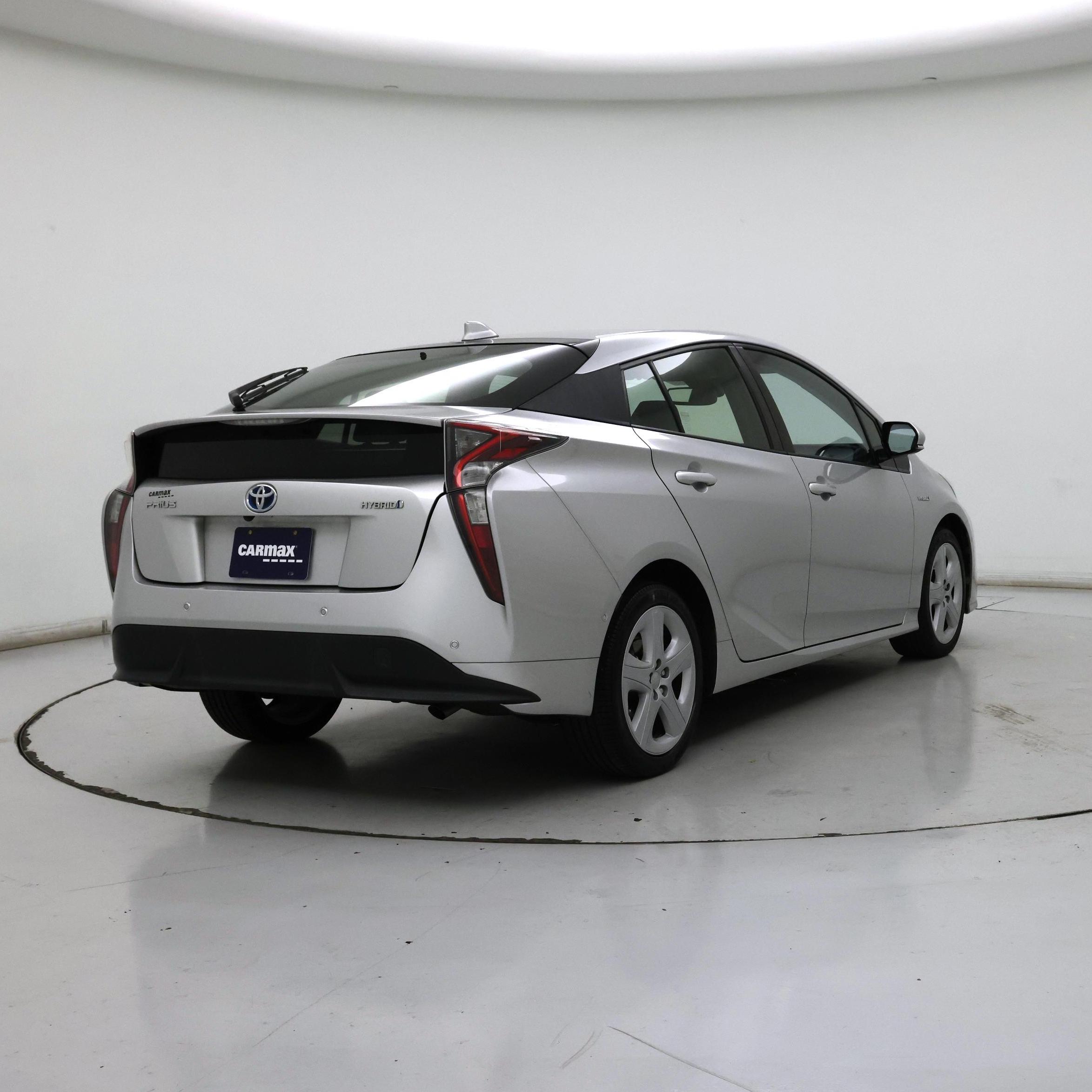Thumbnail: 2016 Toyota Prius - 8