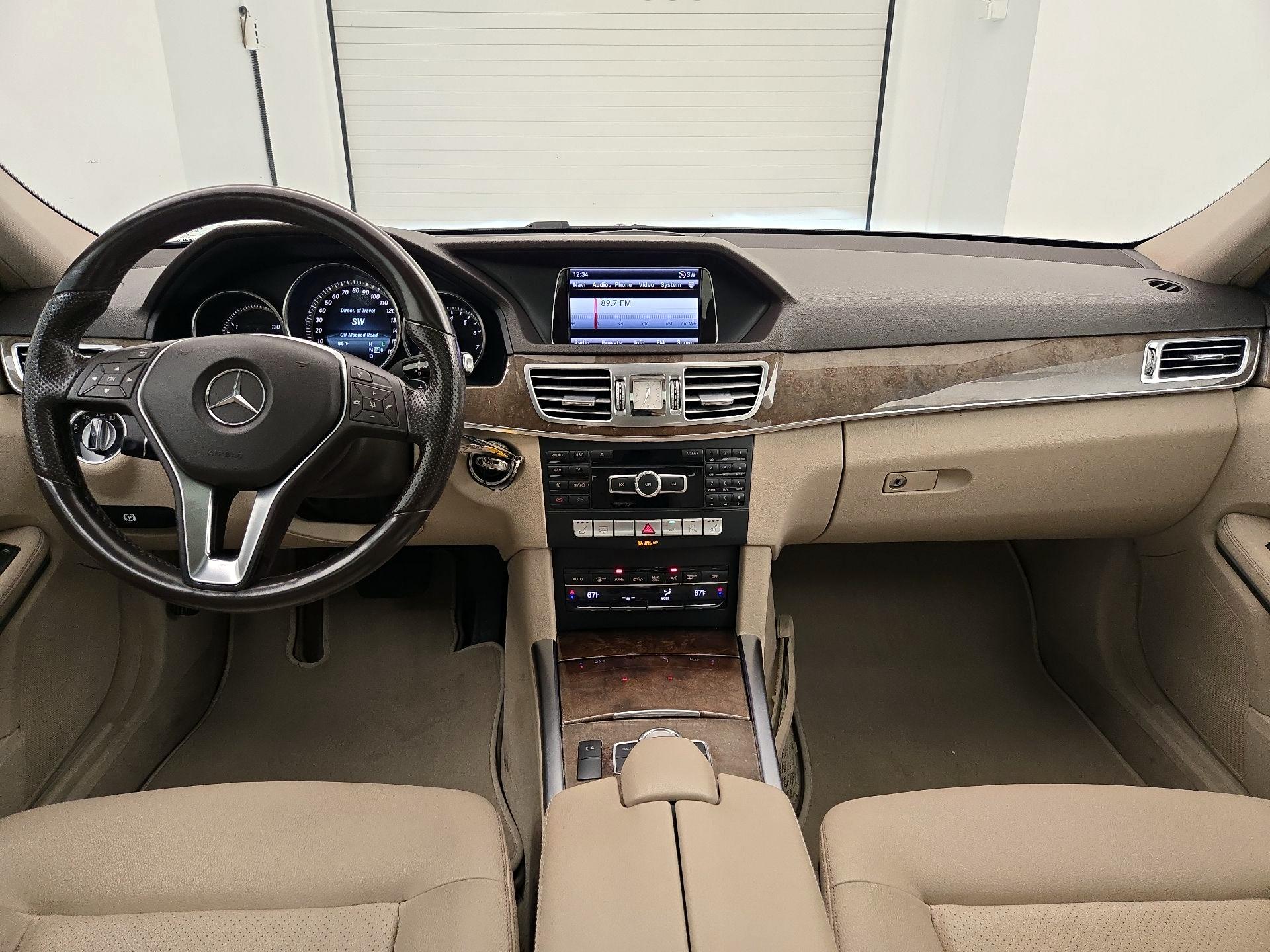Thumbnail: 2015 Mercedes-Benz E-Class - 9