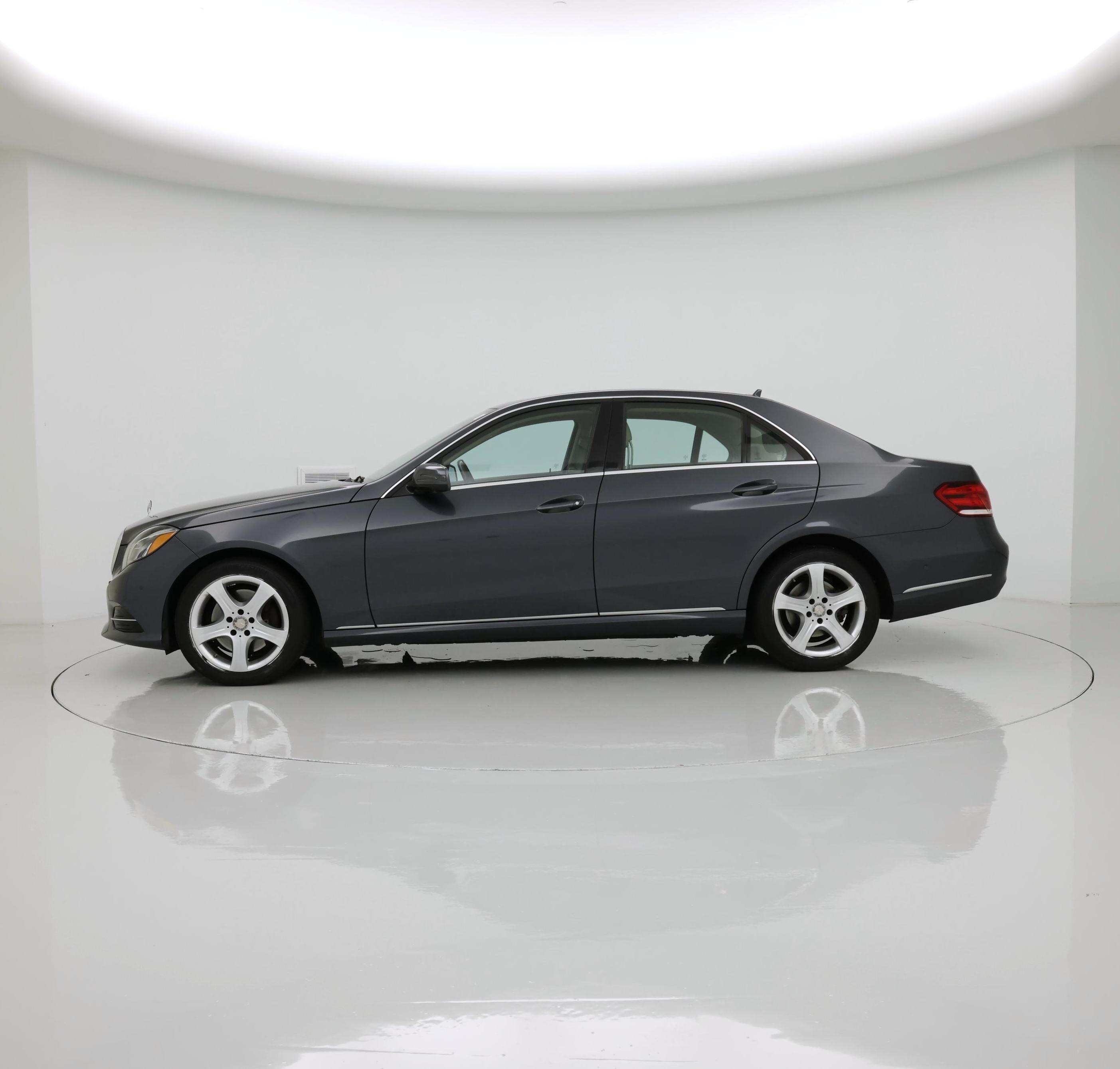 Thumbnail: 2015 Mercedes-Benz E-Class - 3