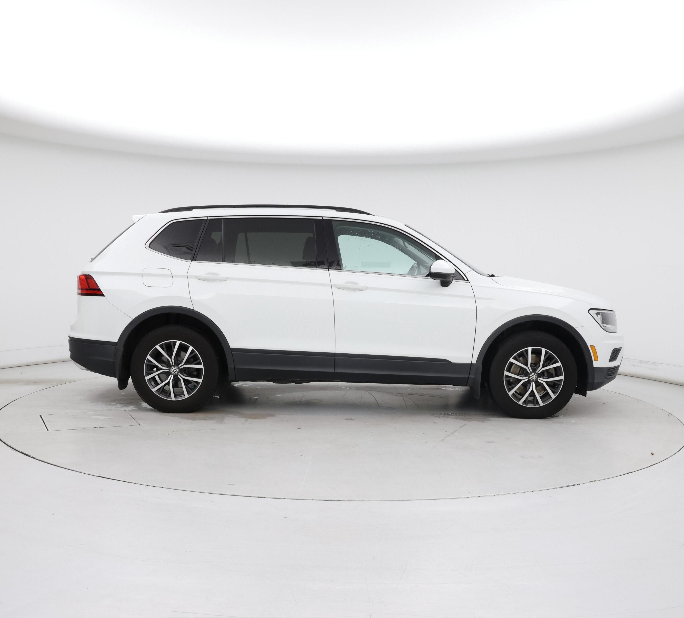 Thumbnail: 2019 Volkswagen Tiguan - 7