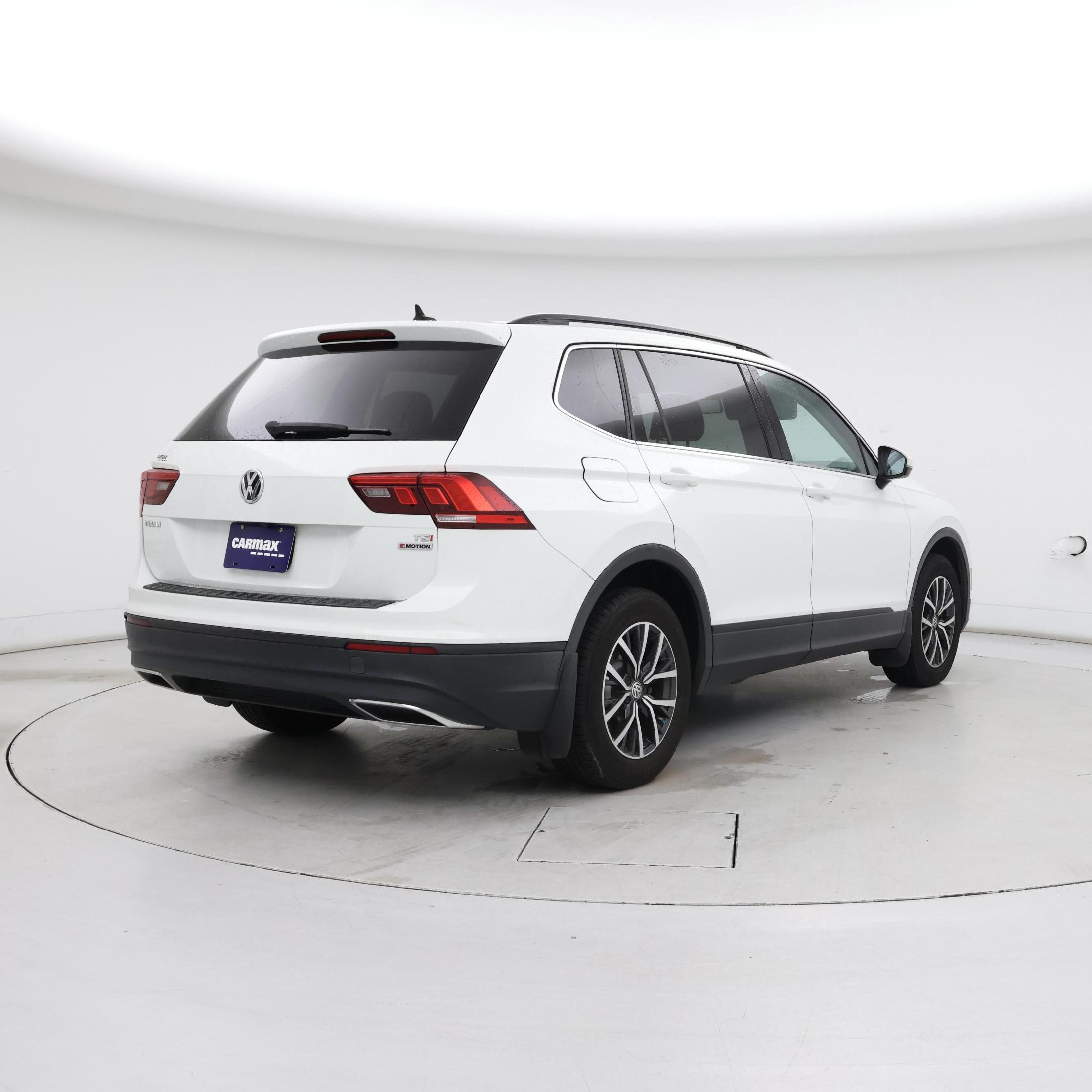 Thumbnail: 2019 Volkswagen Tiguan - 8