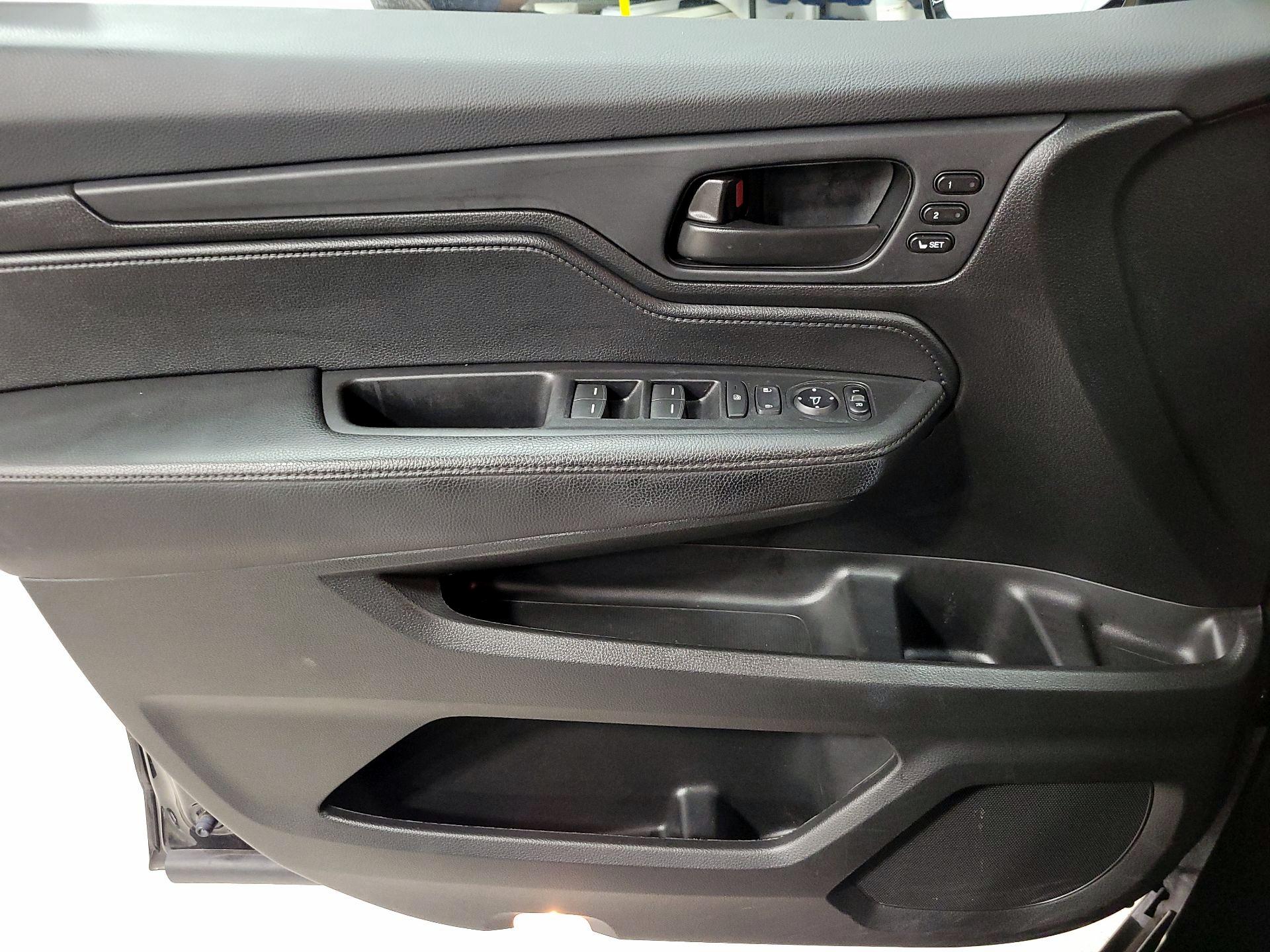 Thumbnail: 2023 Honda Odyssey - 12