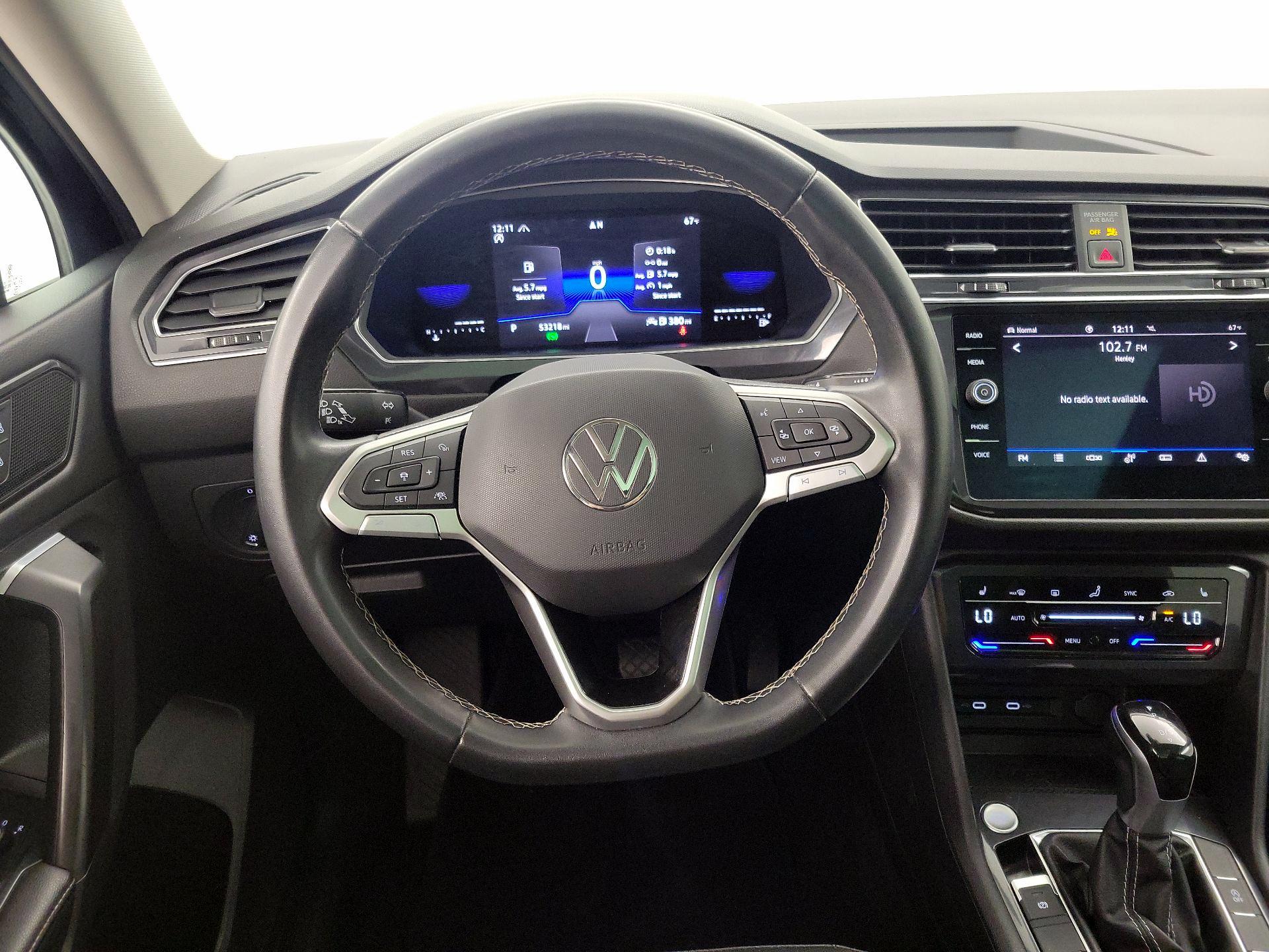 Thumbnail: 2022 Volkswagen Tiguan - 10