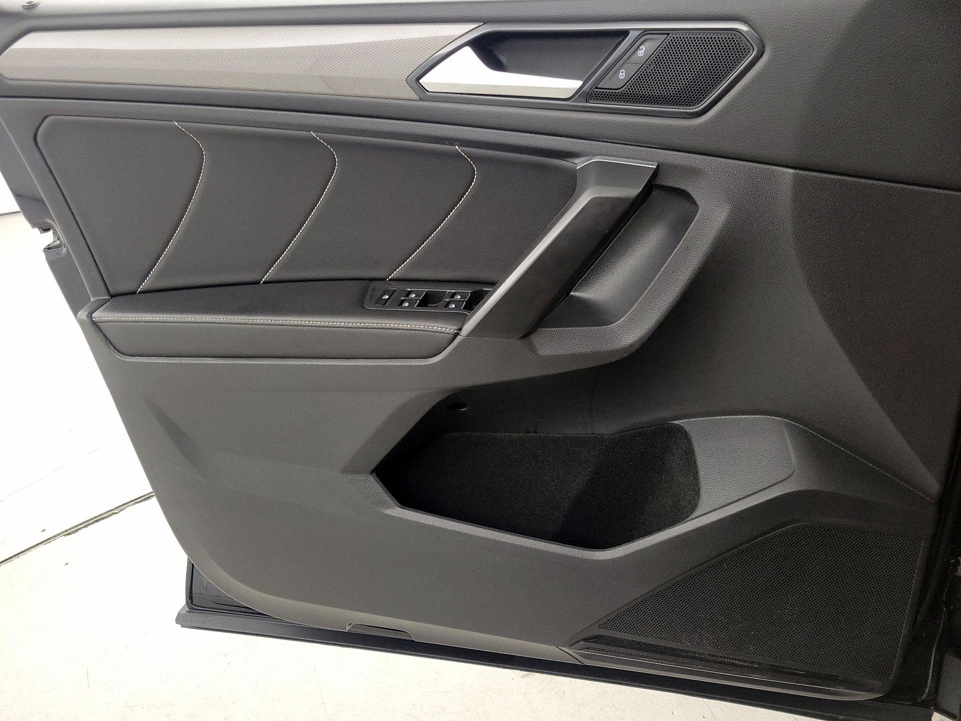 Thumbnail: 2022 Volkswagen Tiguan - 12