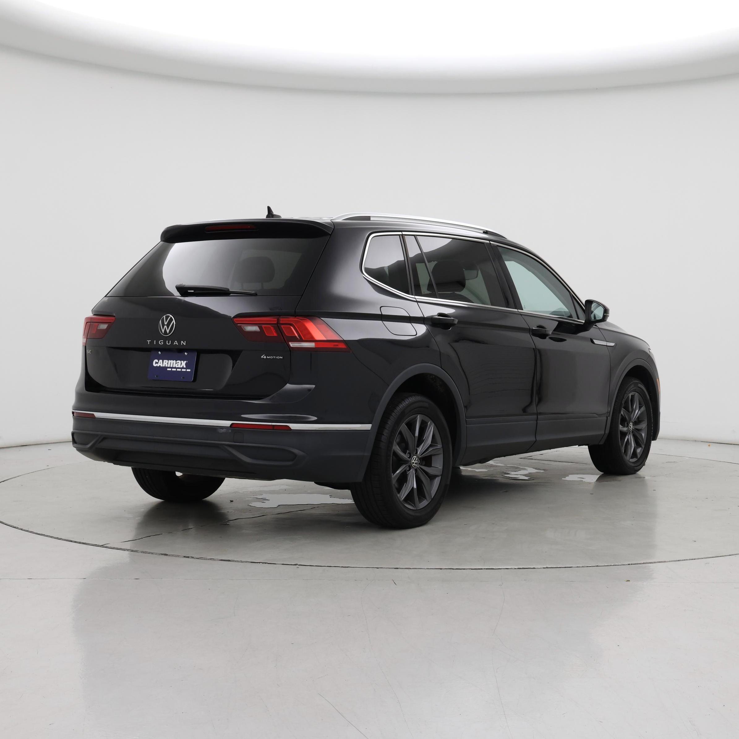 Thumbnail: 2022 Volkswagen Tiguan - 8