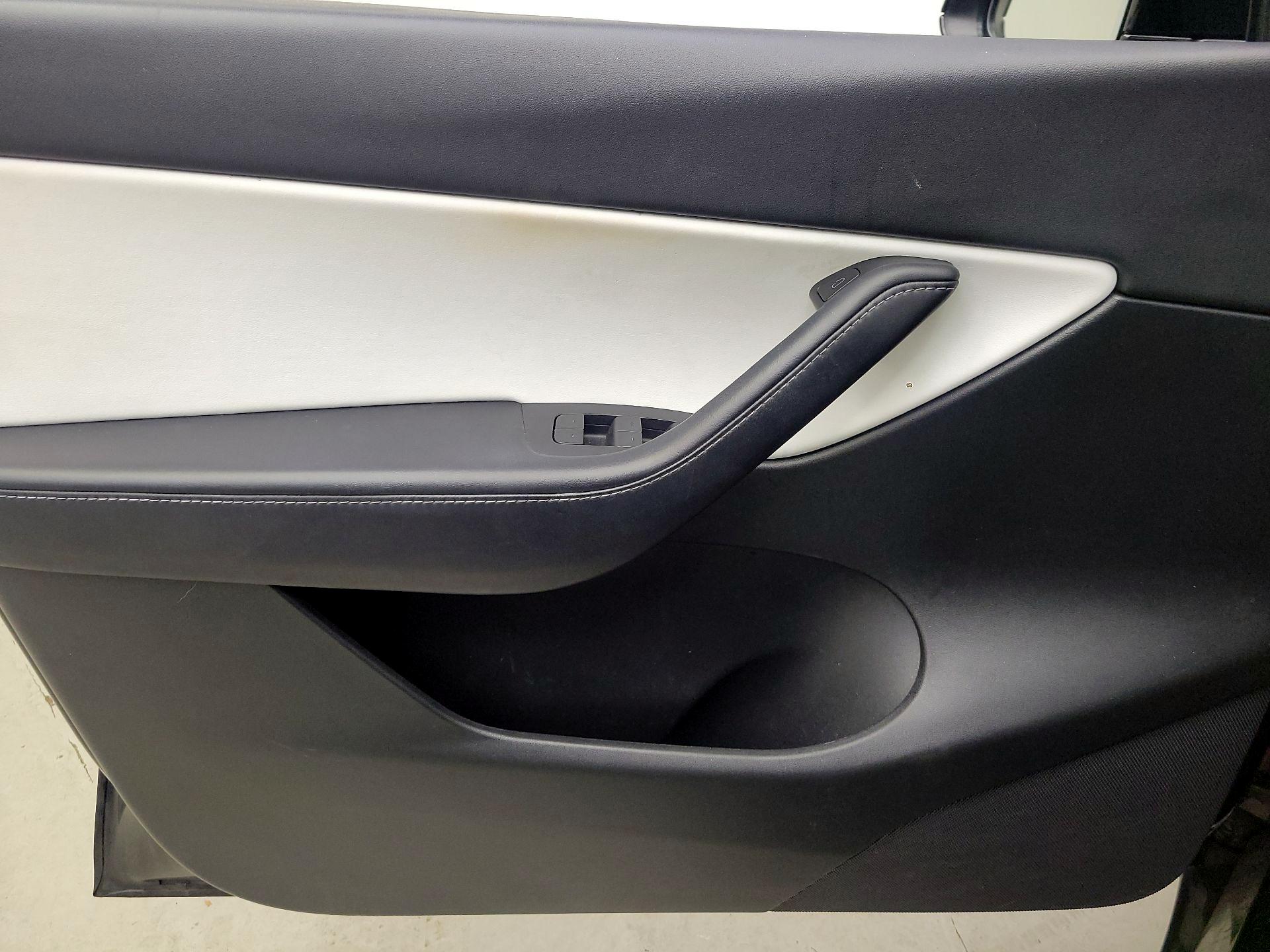 Thumbnail: 2022 Tesla Model Y - 12