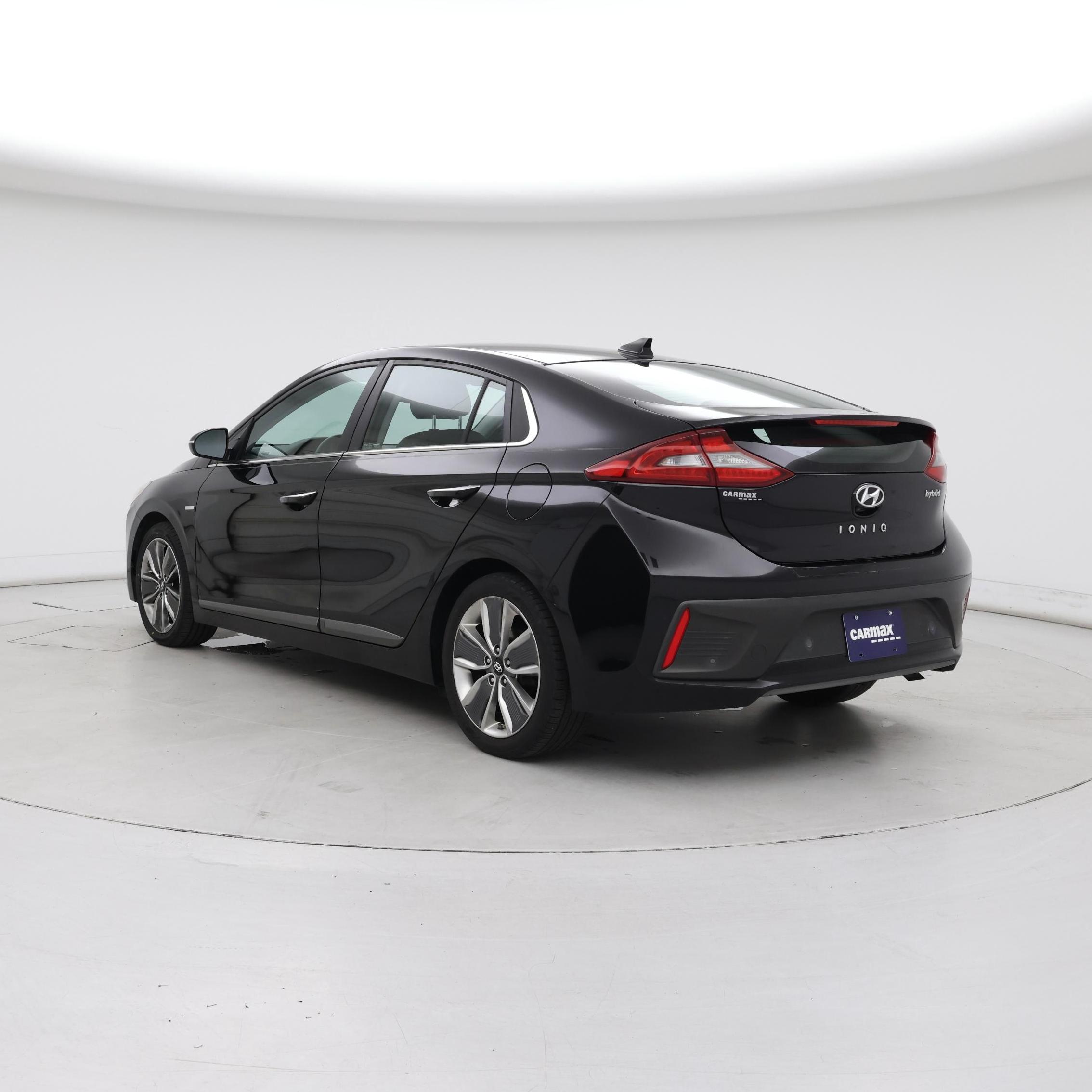 Thumbnail: 2017 Hyundai Ioniq - 2