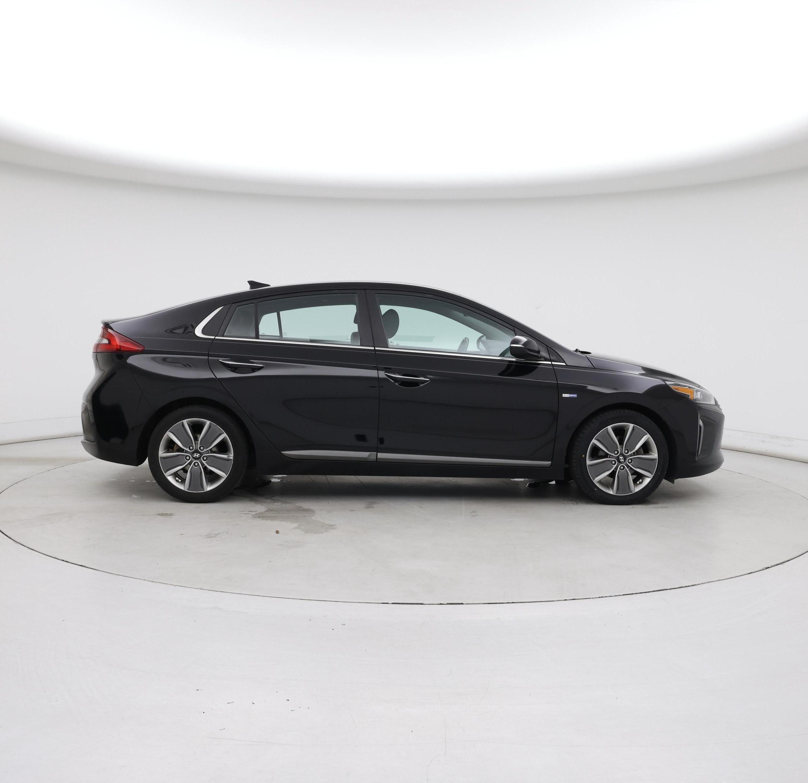Thumbnail: 2017 Hyundai Ioniq - 7