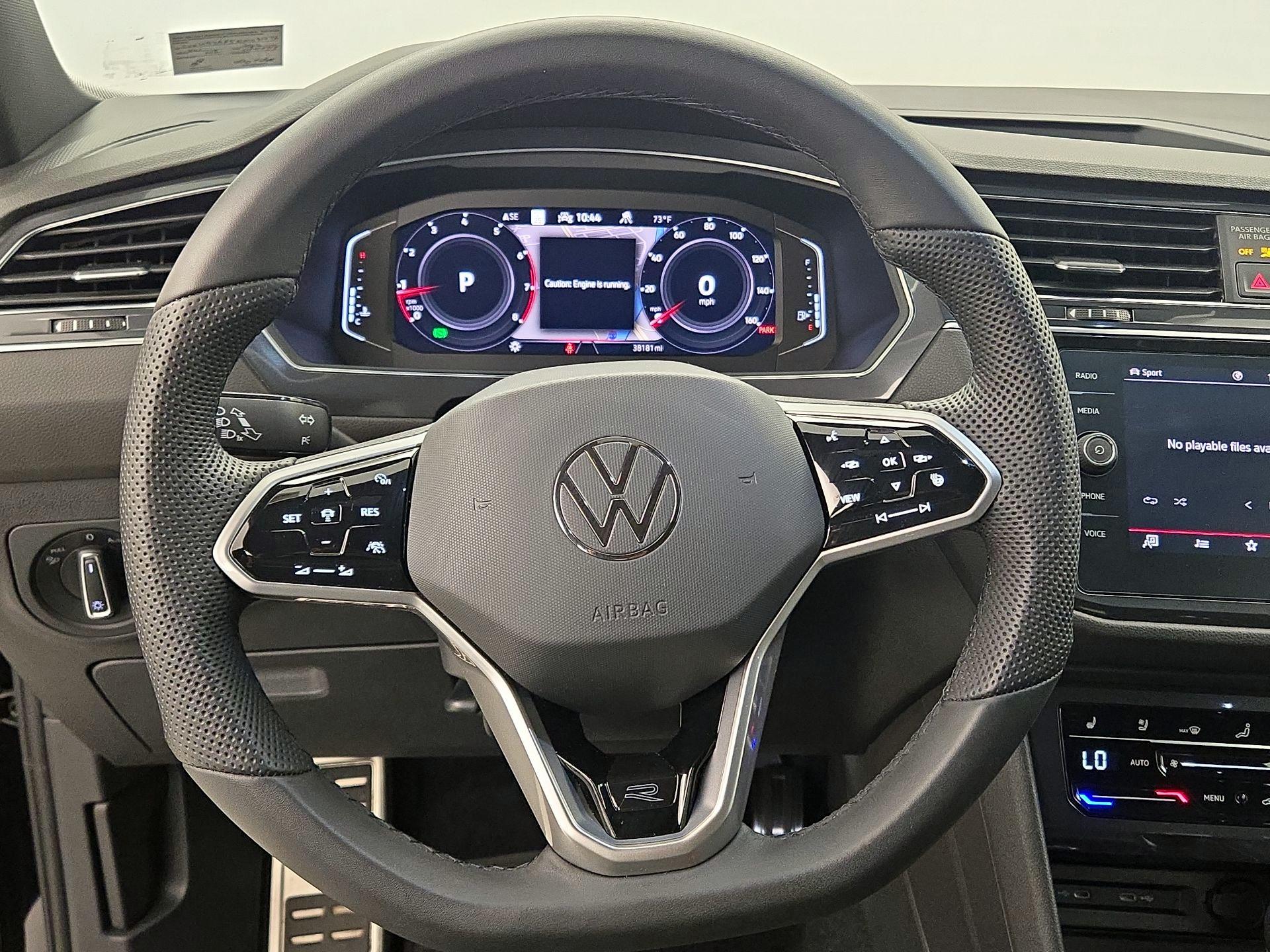 Thumbnail: 2022 Volkswagen Tiguan - 10