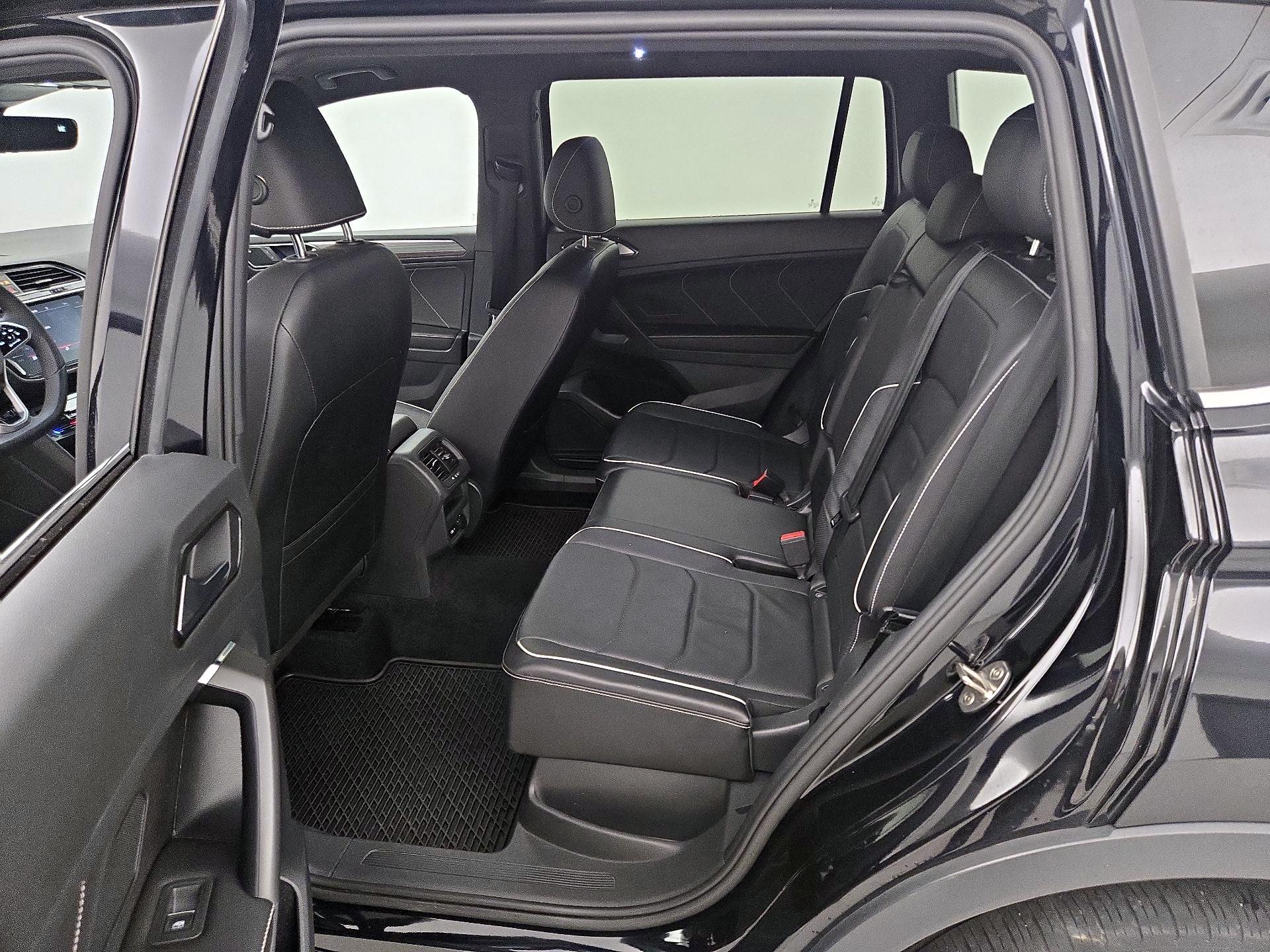 Thumbnail: 2022 Volkswagen Tiguan - 20