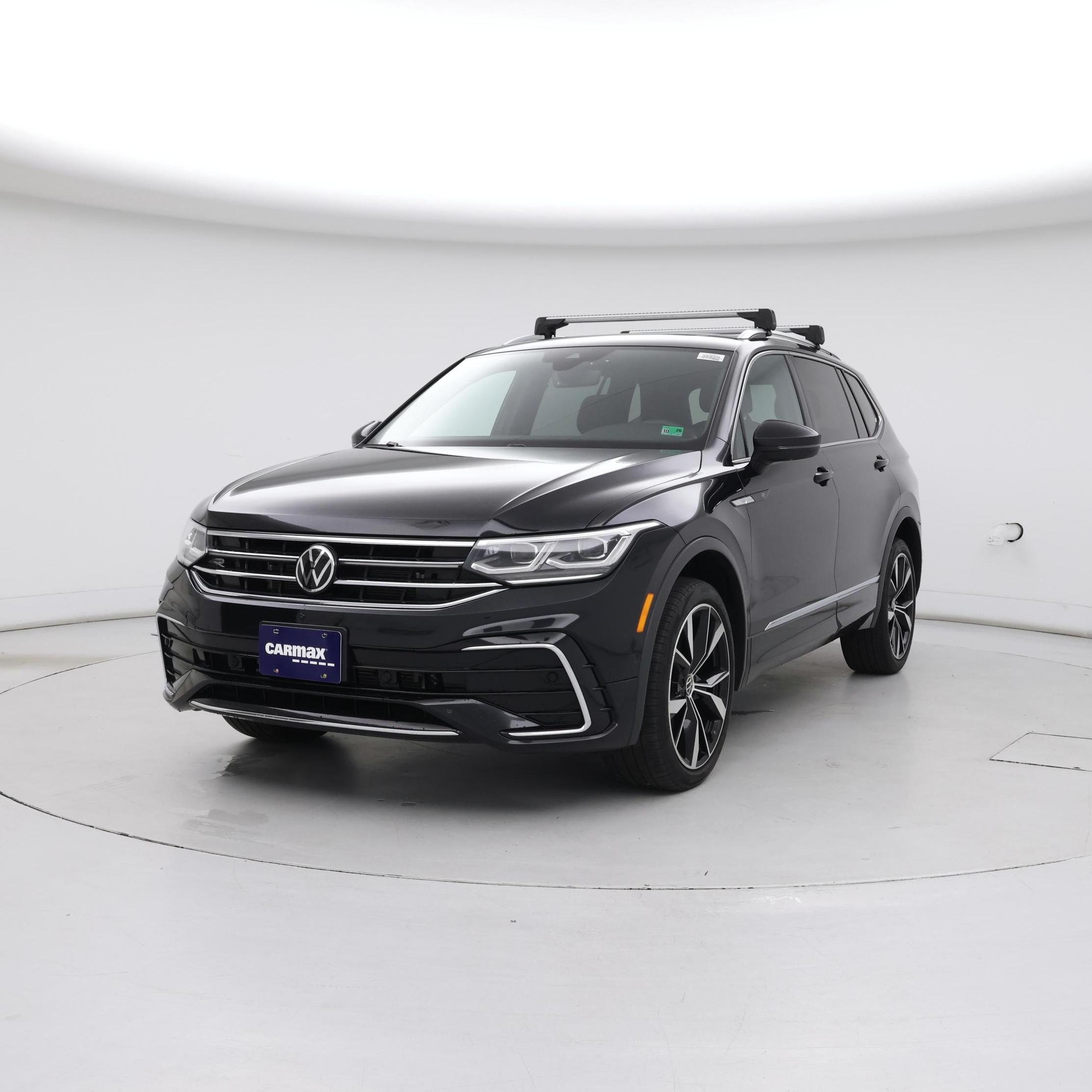 Thumbnail: 2022 Volkswagen Tiguan - 4