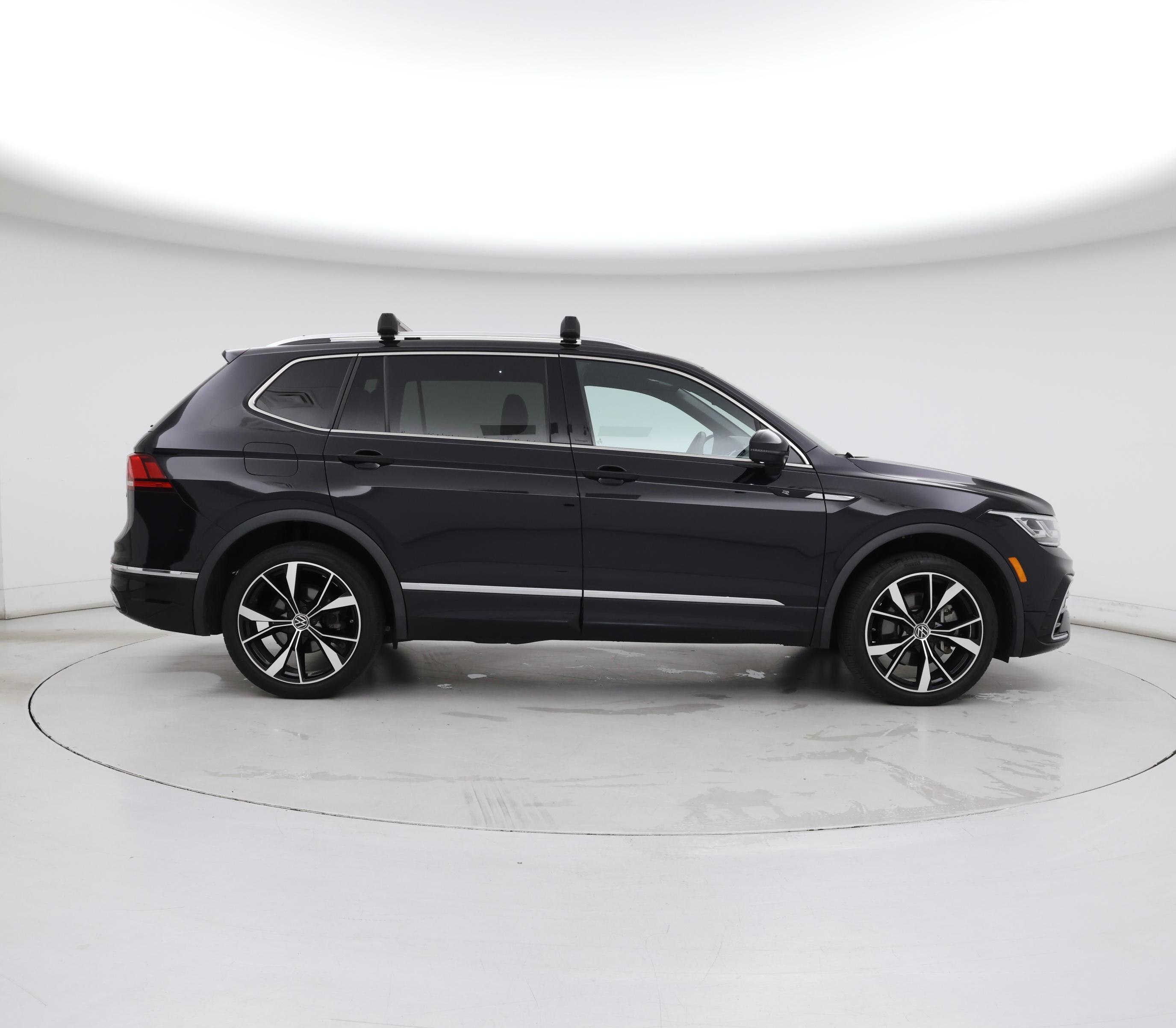 Thumbnail: 2022 Volkswagen Tiguan - 7