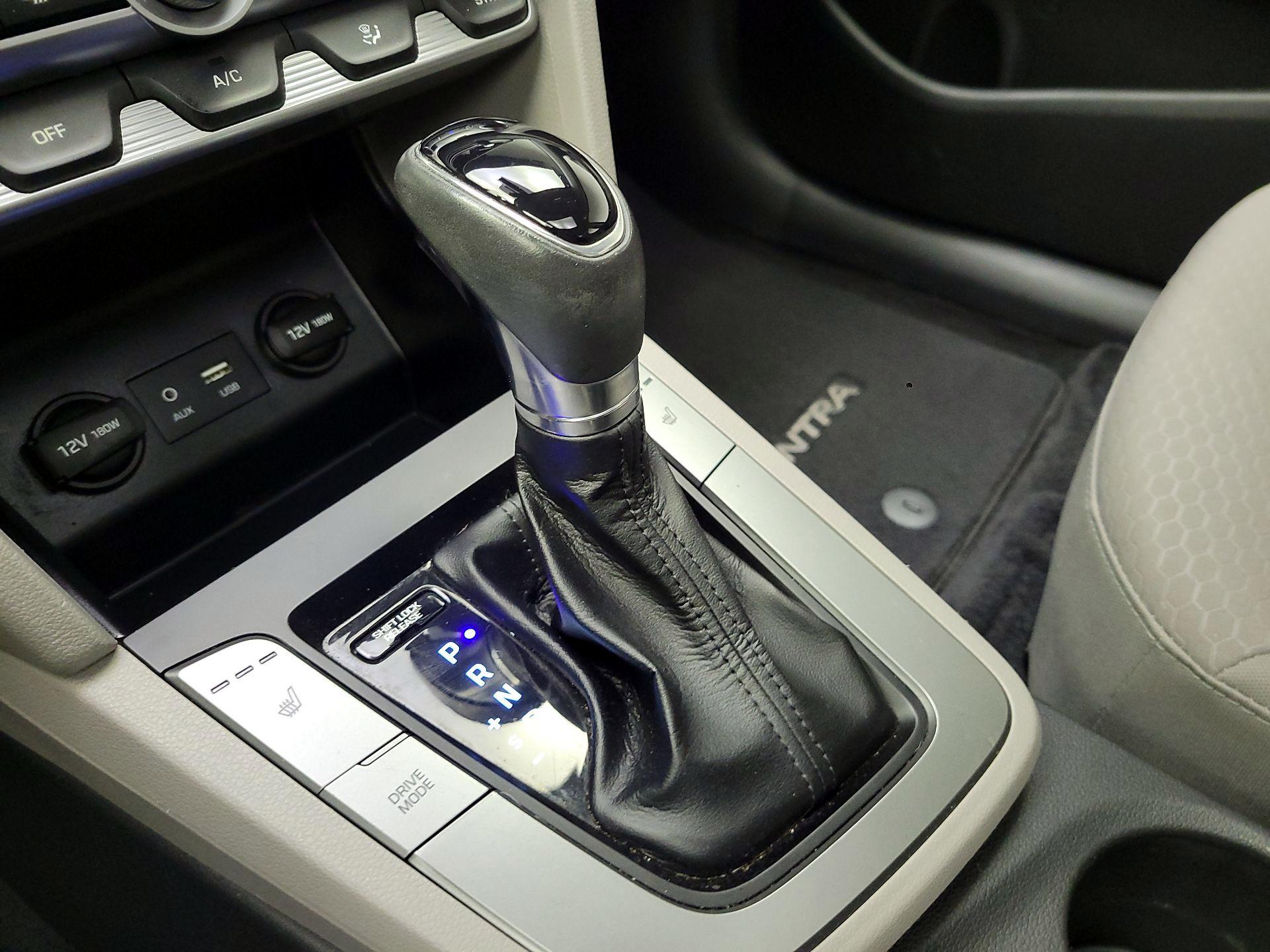 Thumbnail: 2020 Hyundai Elantra - 18