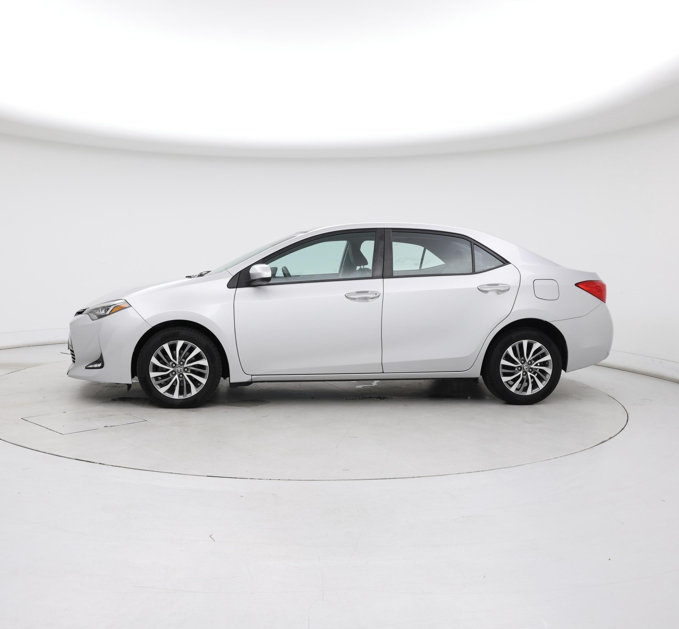 Thumbnail: 2018 Toyota Corolla - 3
