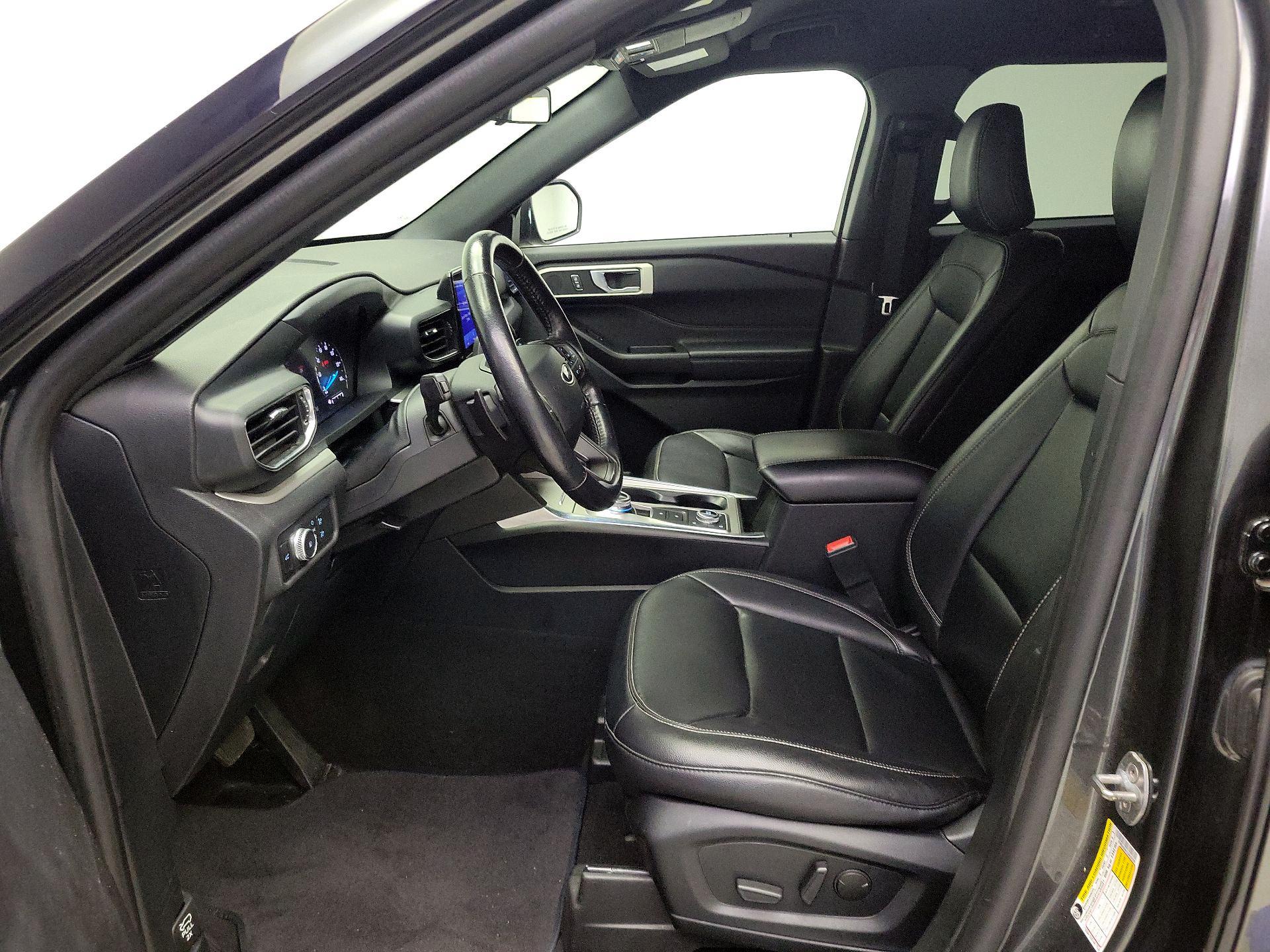 Thumbnail: 2020 Ford Explorer - 11