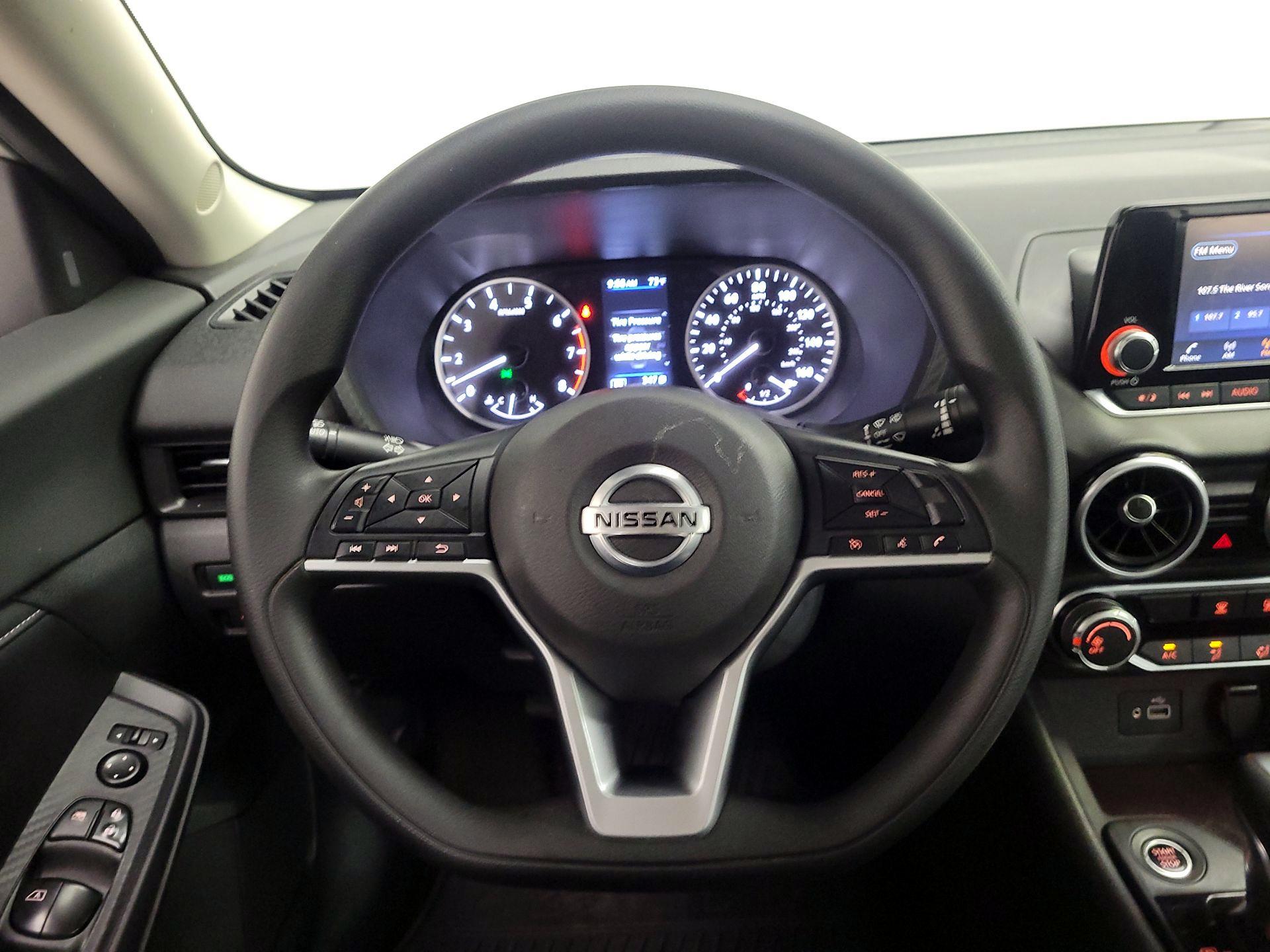 Thumbnail: 2022 Nissan Sentra - 10