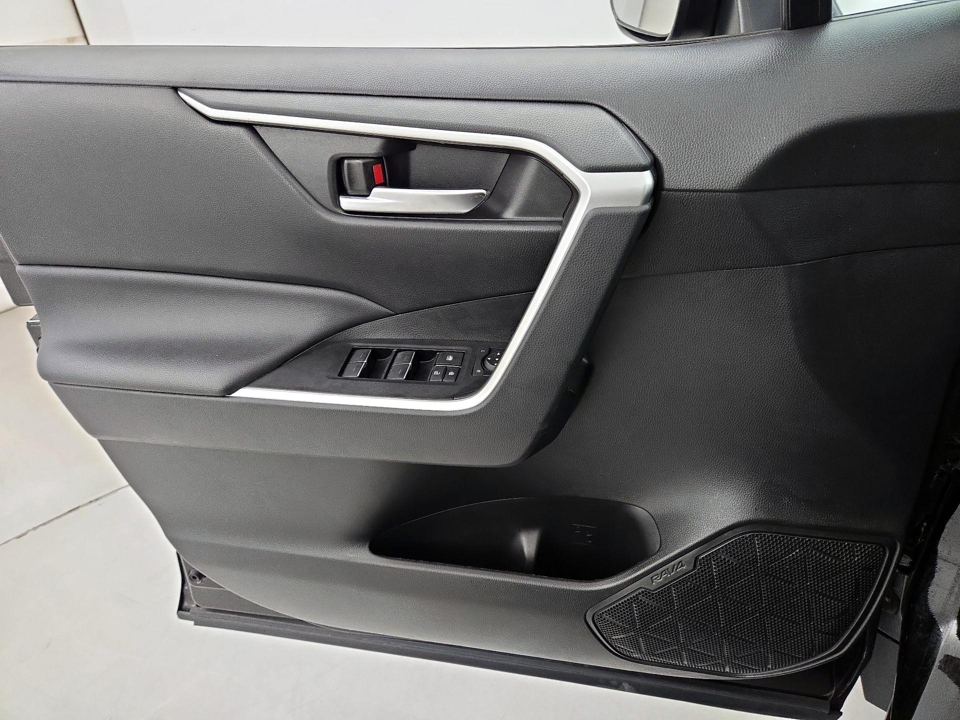 Thumbnail: 2023 Toyota RAV4 - 12