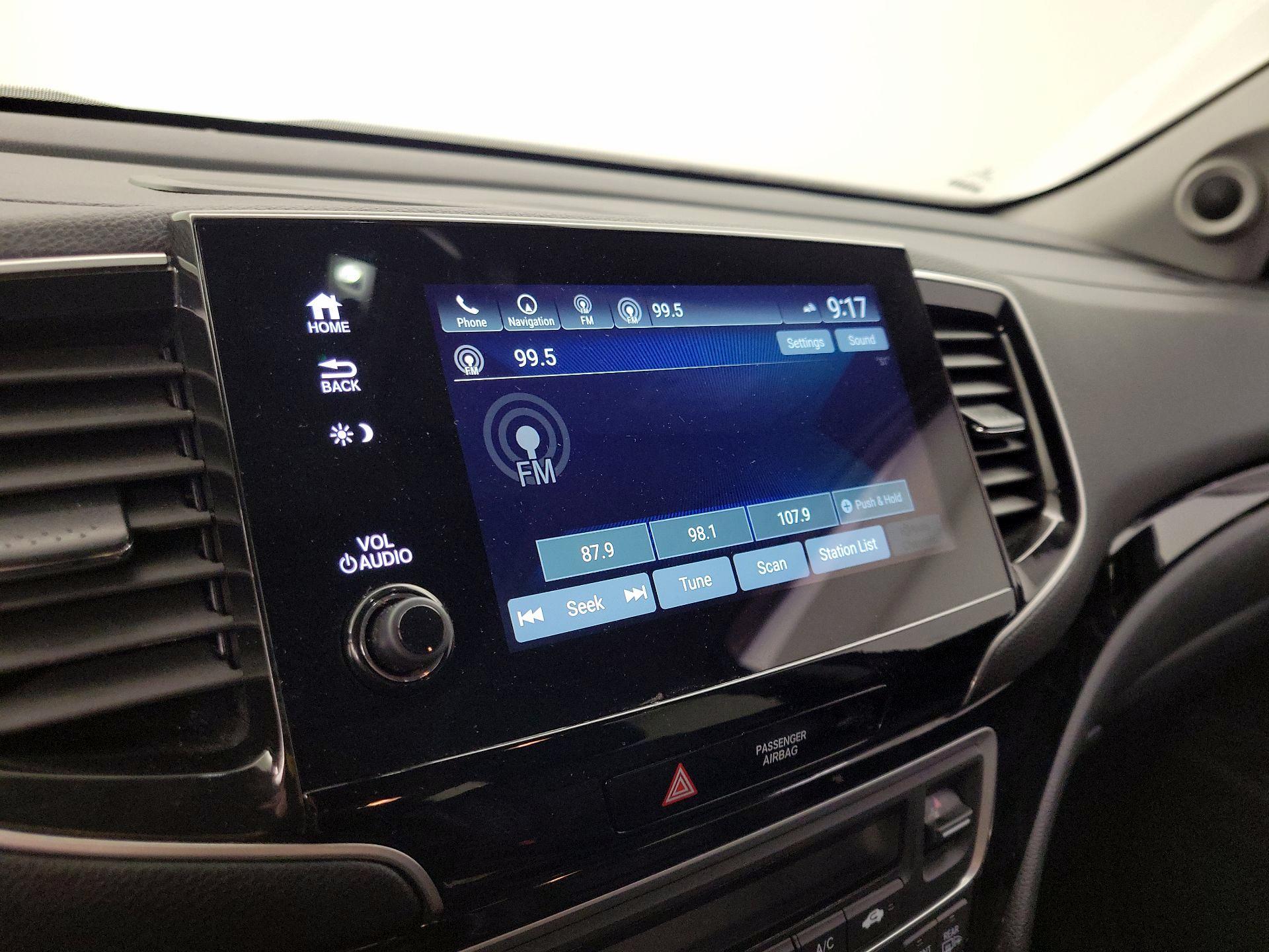 Thumbnail: 2019 Honda Pilot - 16
