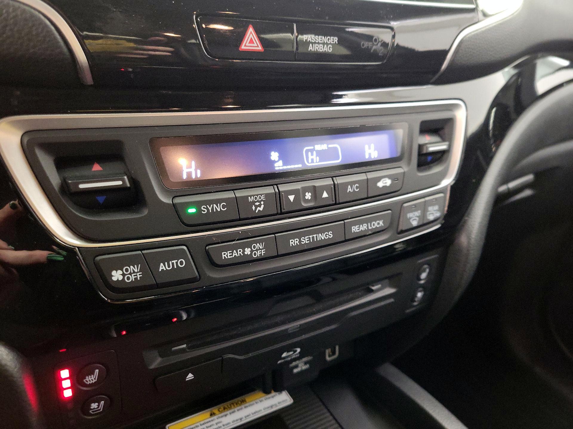 Thumbnail: 2019 Honda Pilot - 17