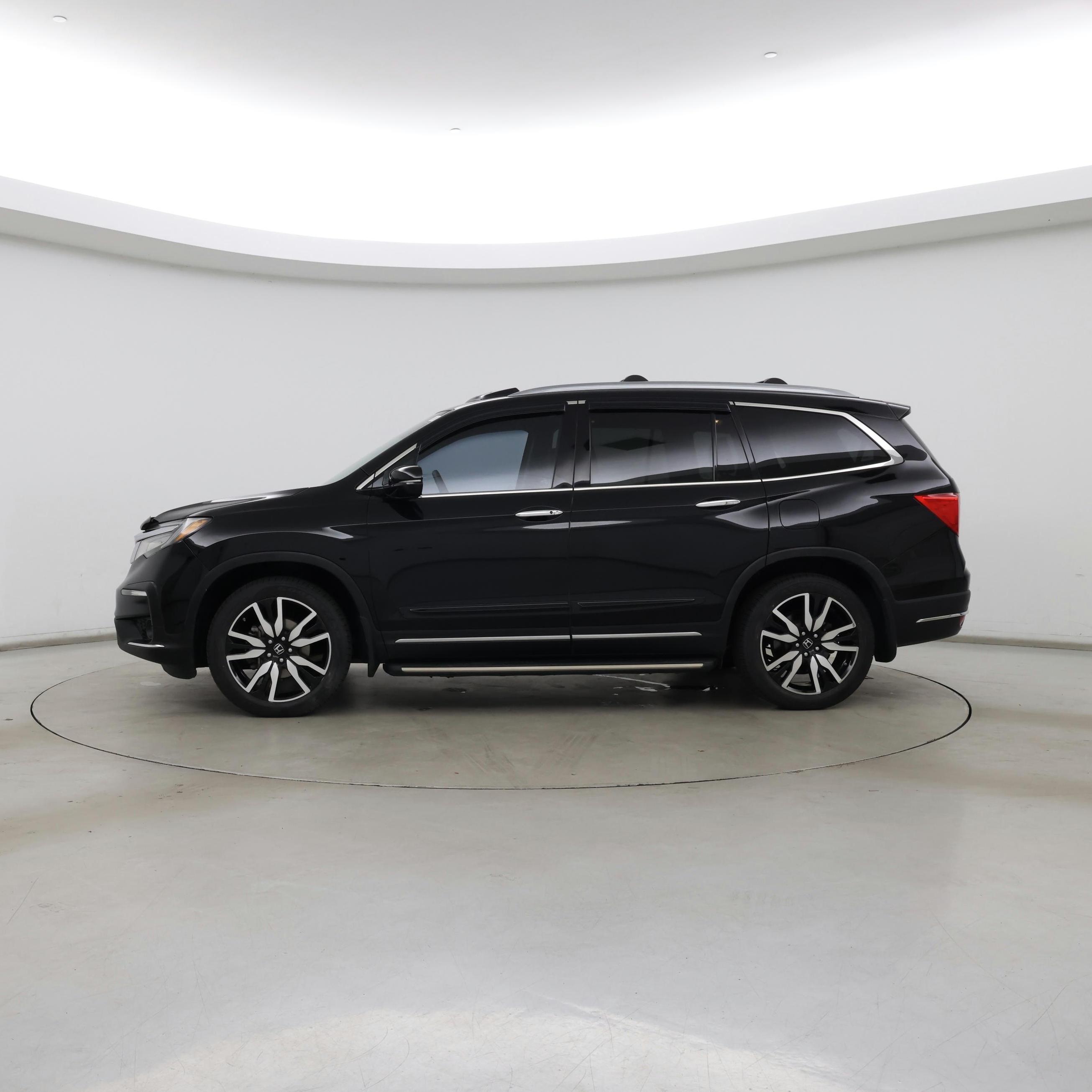 Thumbnail: 2019 Honda Pilot - 3