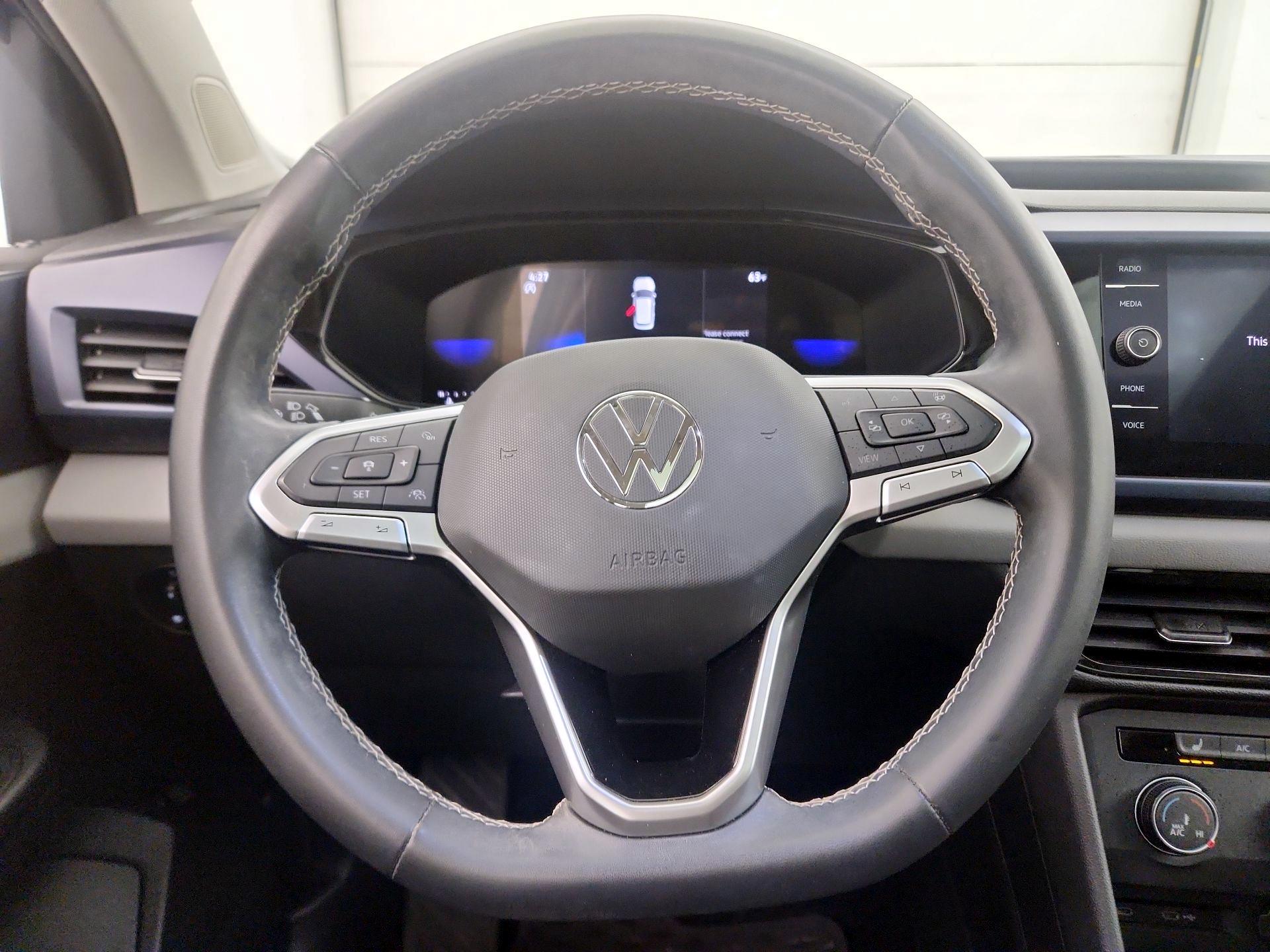 Thumbnail: 2022 Volkswagen Taos - 10