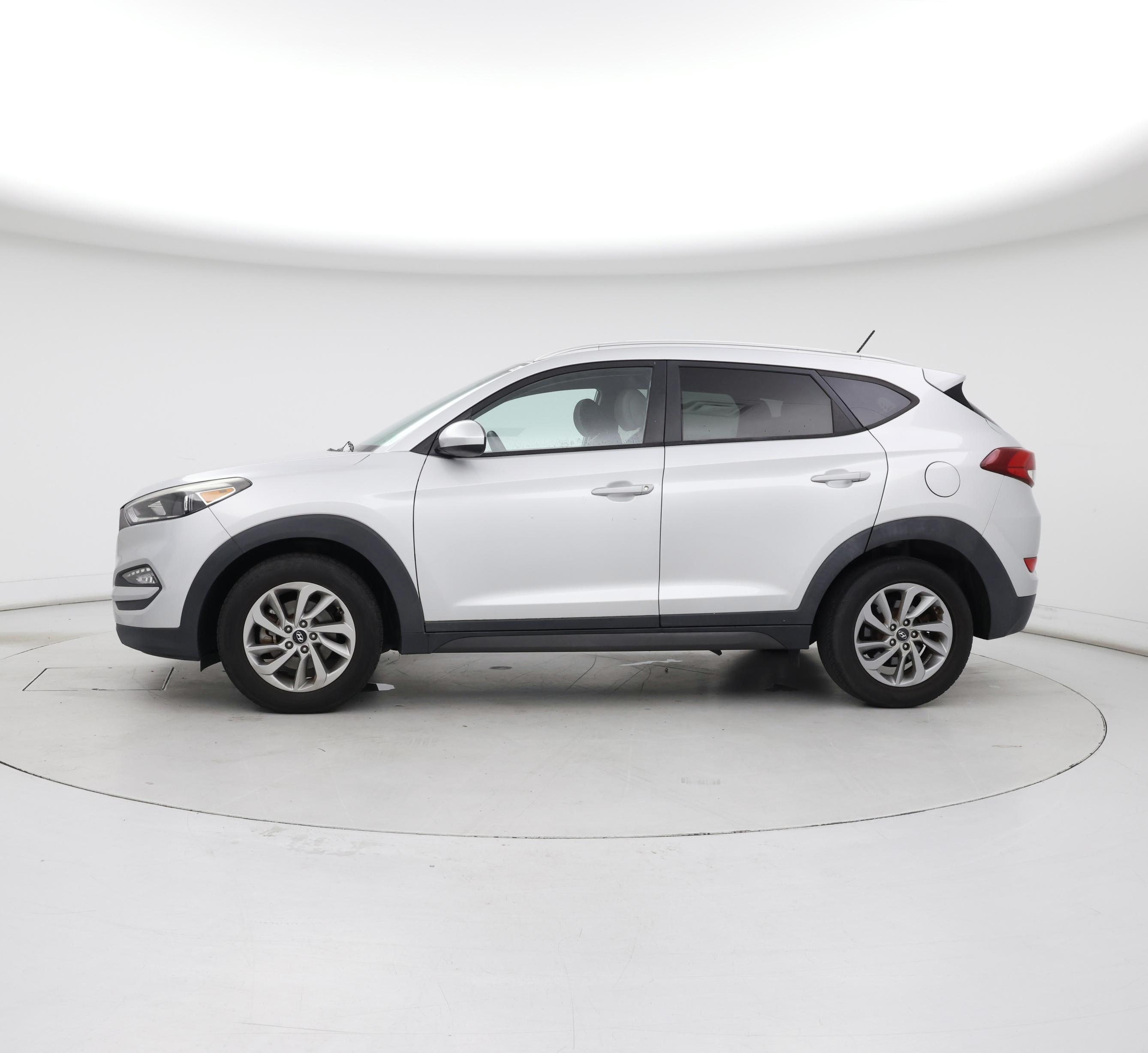 Thumbnail: 2016 Hyundai Tucson - 3