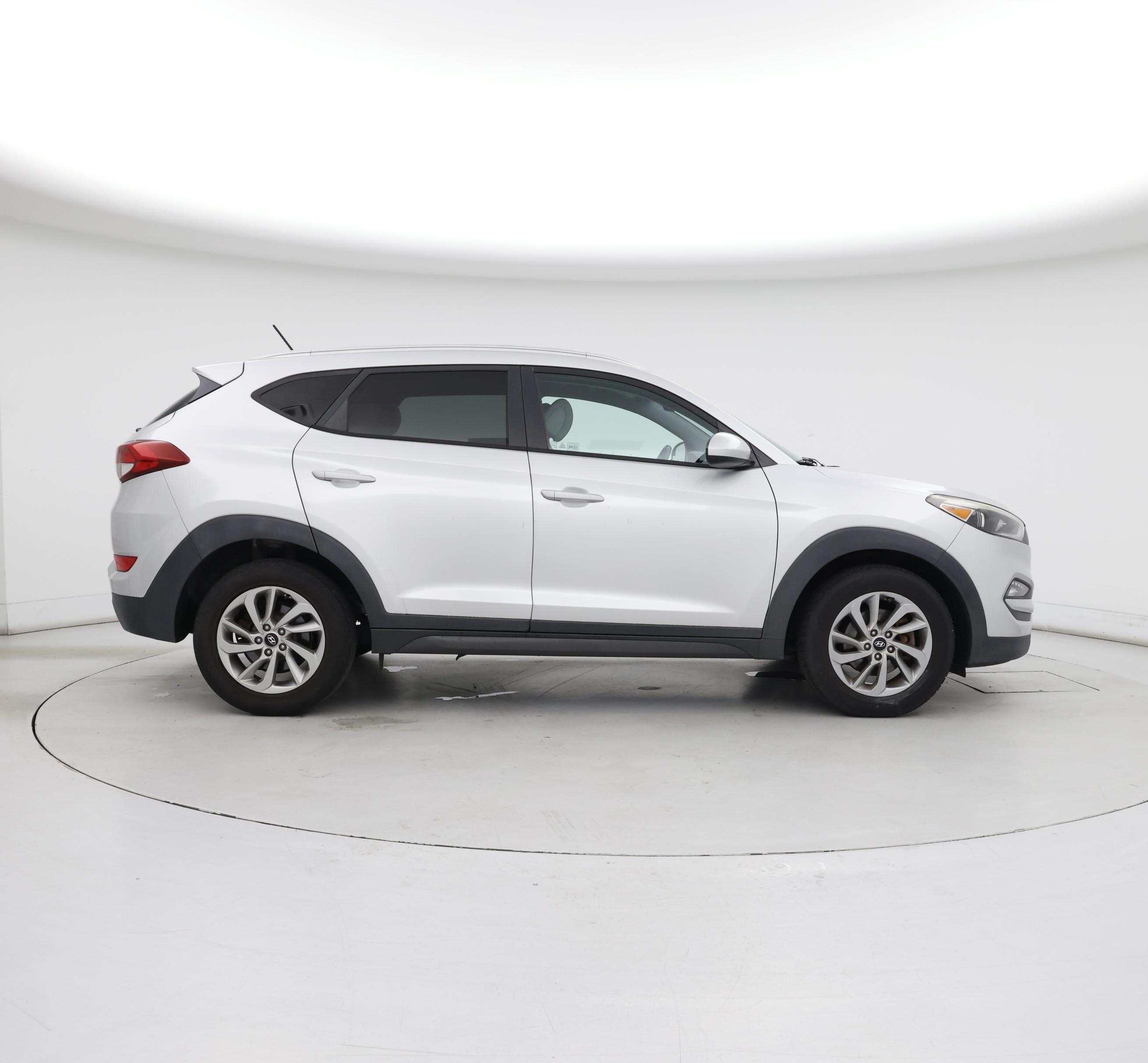 Thumbnail: 2016 Hyundai Tucson - 7