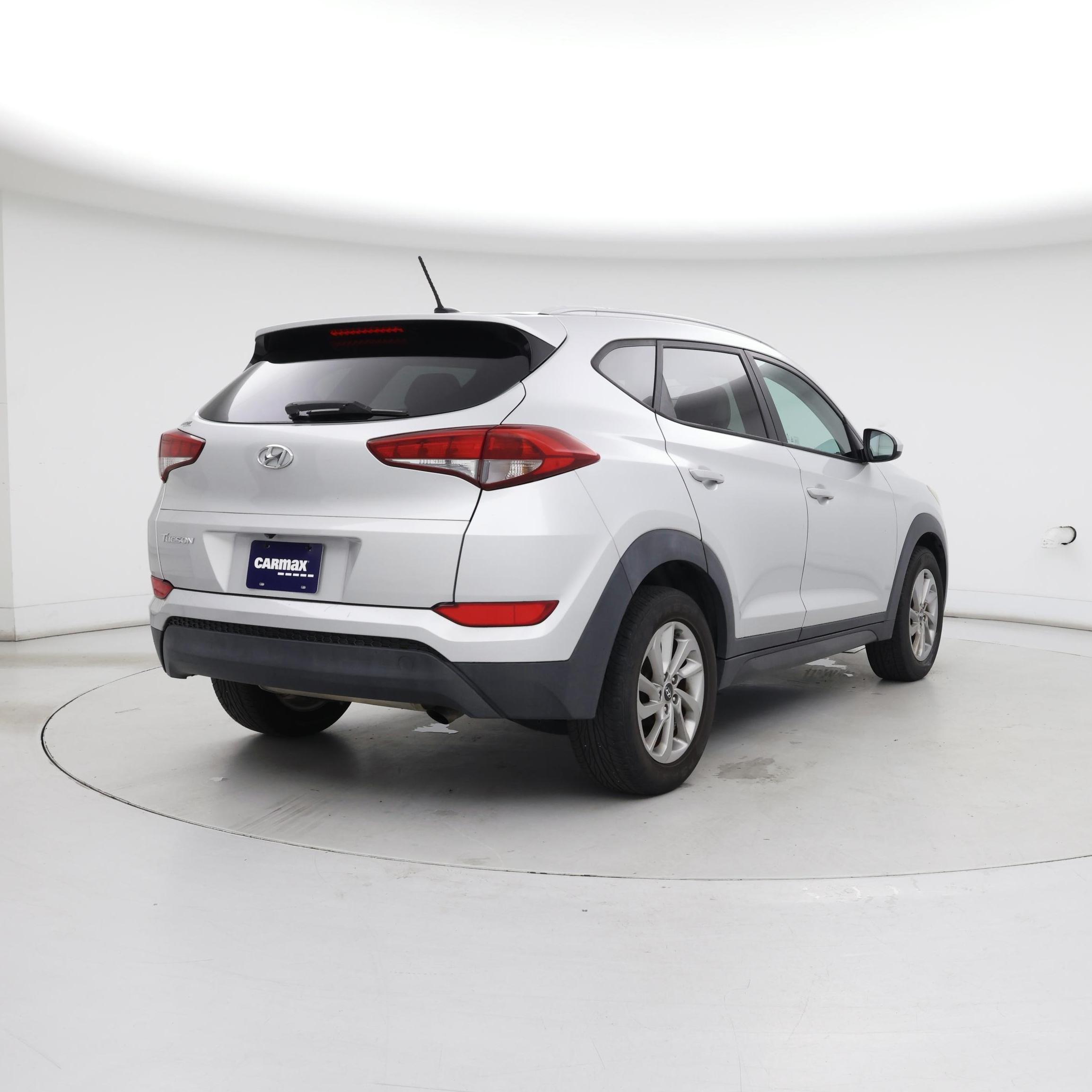 Thumbnail: 2016 Hyundai Tucson - 8