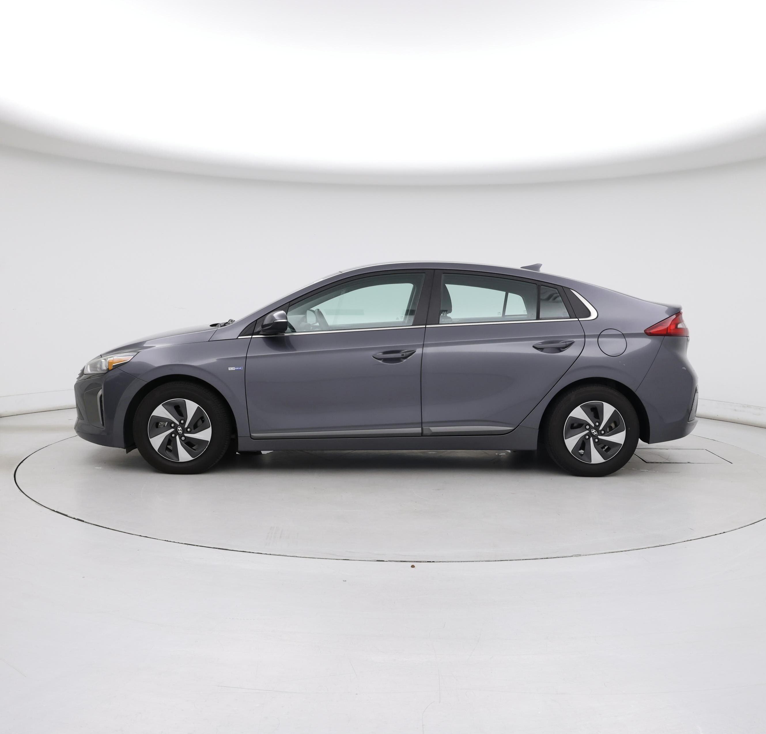 Thumbnail: 2019 Hyundai Ioniq - 3