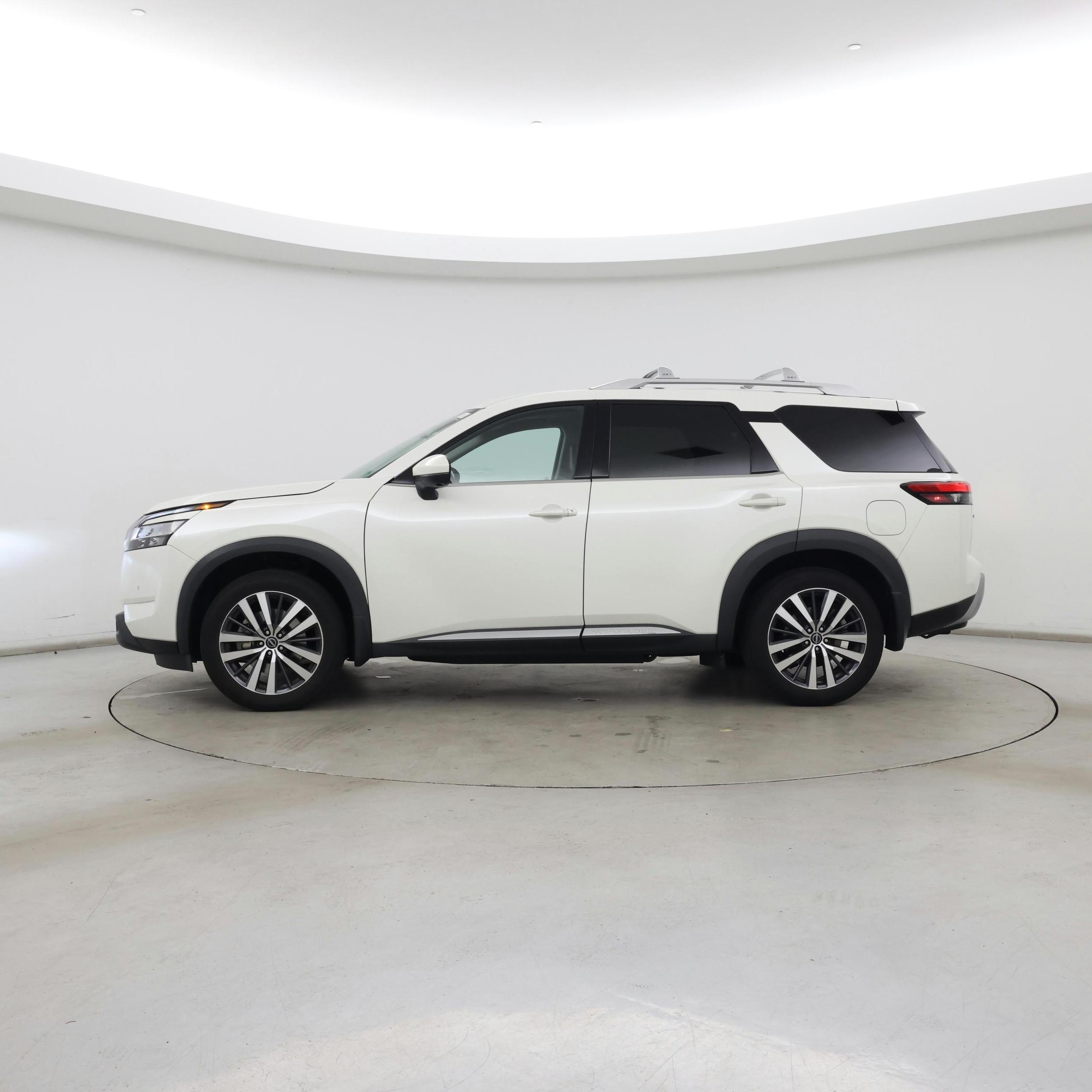 Thumbnail: 2022 Nissan Pathfinder - 3