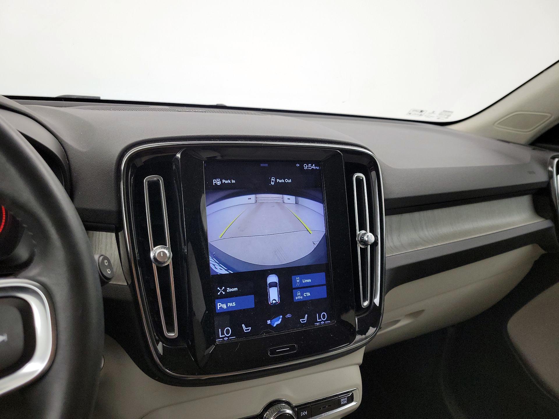 Thumbnail: 2019 Volvo XC40 - 15