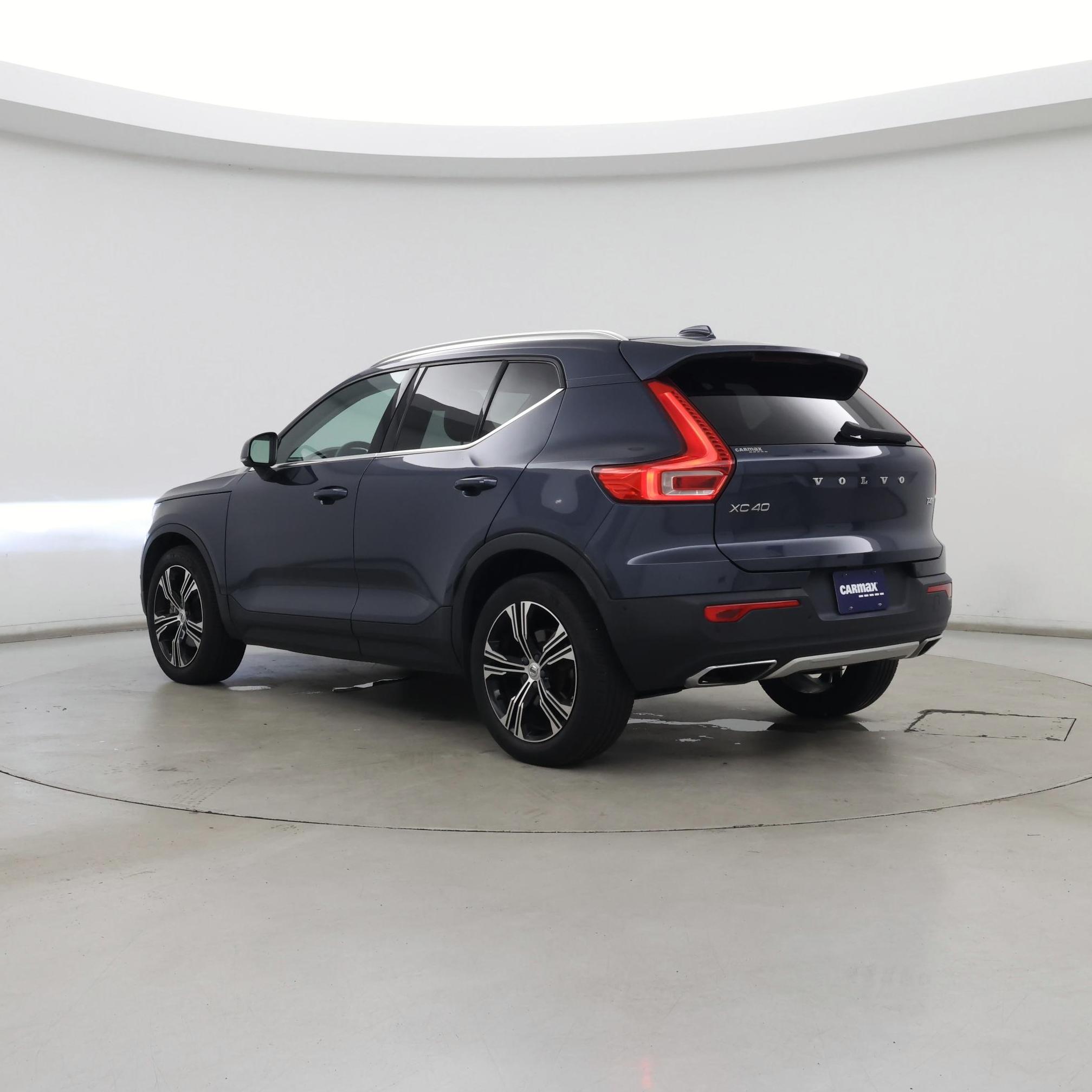 Thumbnail: 2019 Volvo XC40 - 2
