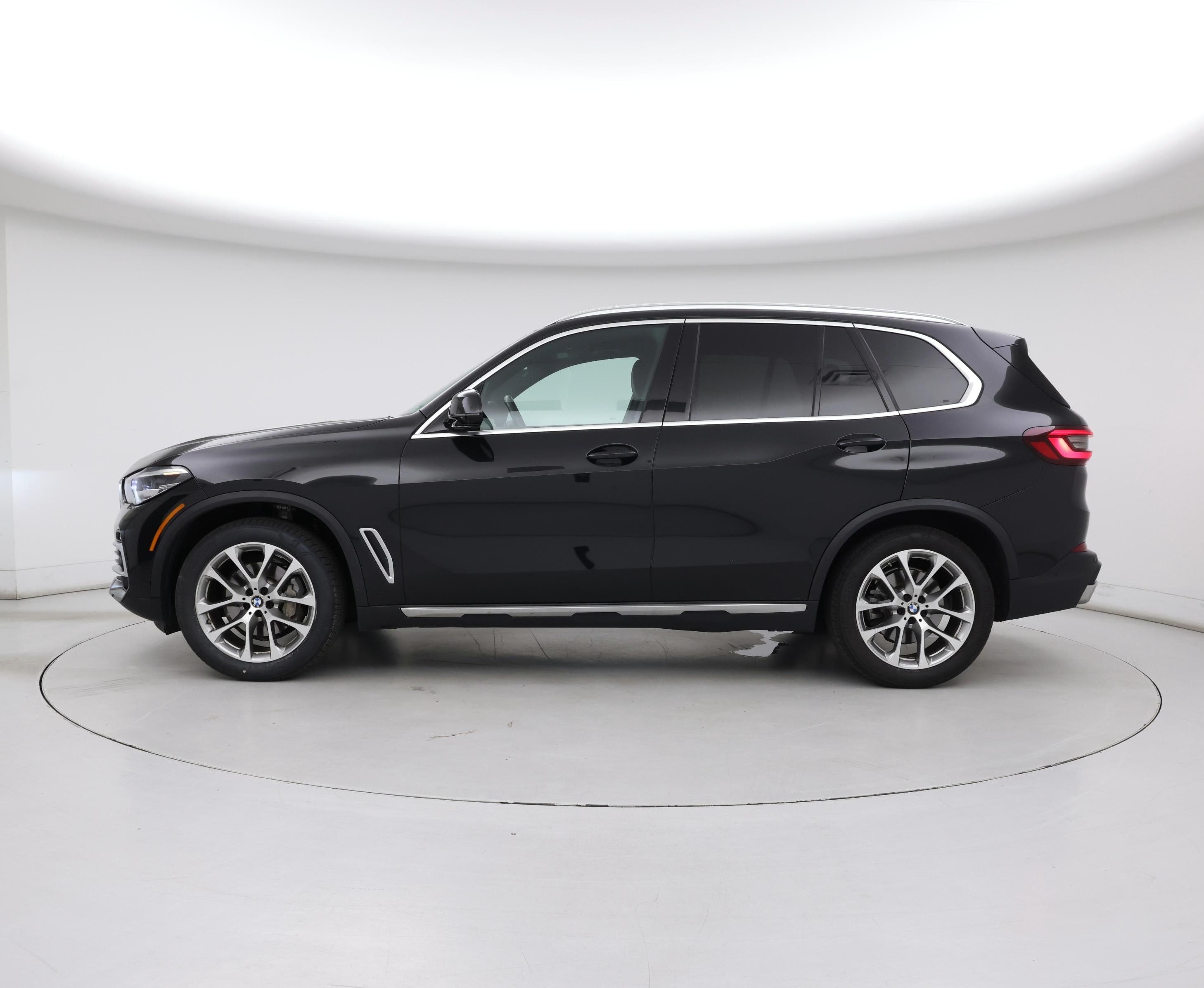 Thumbnail: 2021 BMW X5 - 3