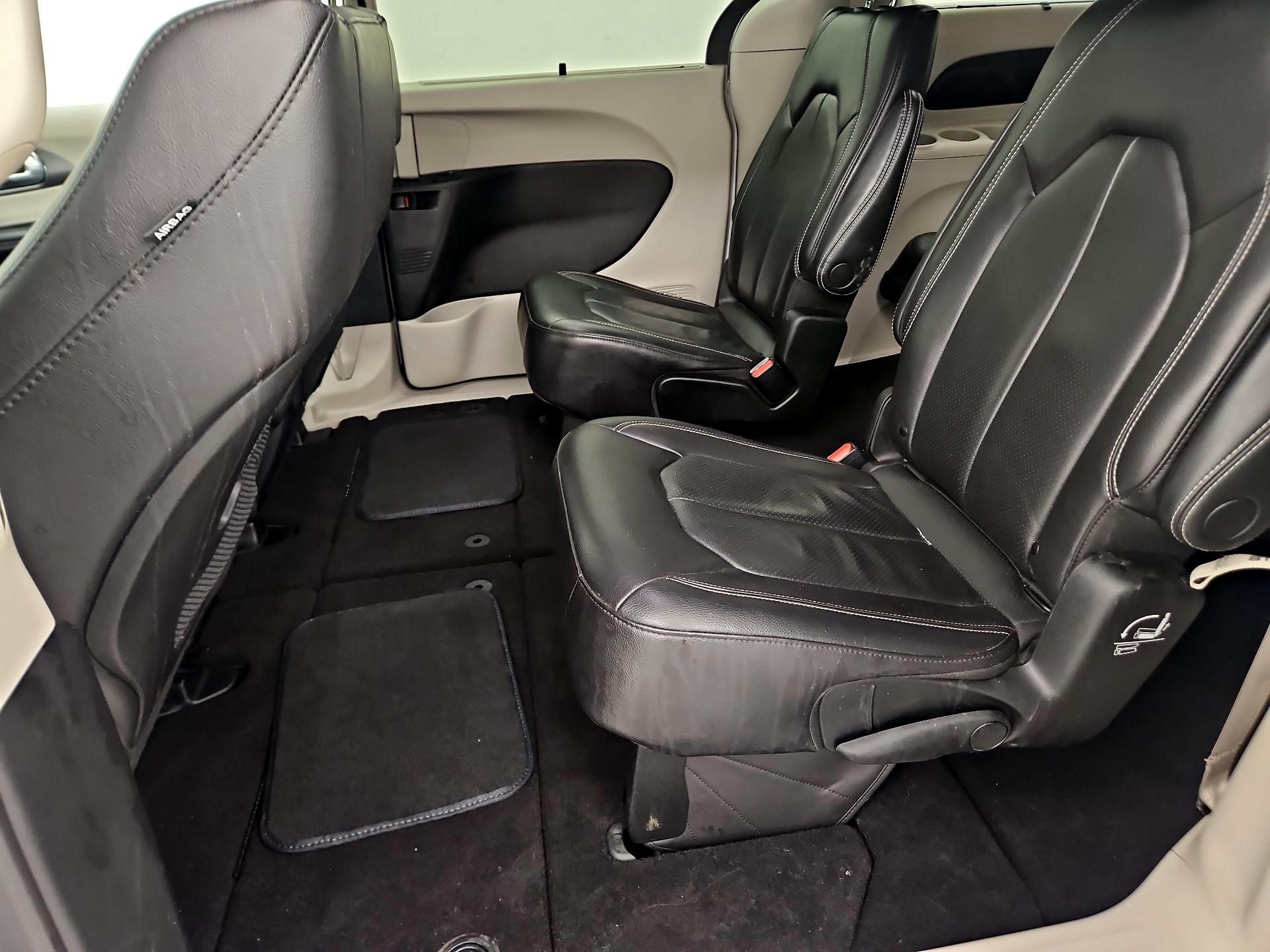 Thumbnail: 2022 Chrysler Pacifica - 19