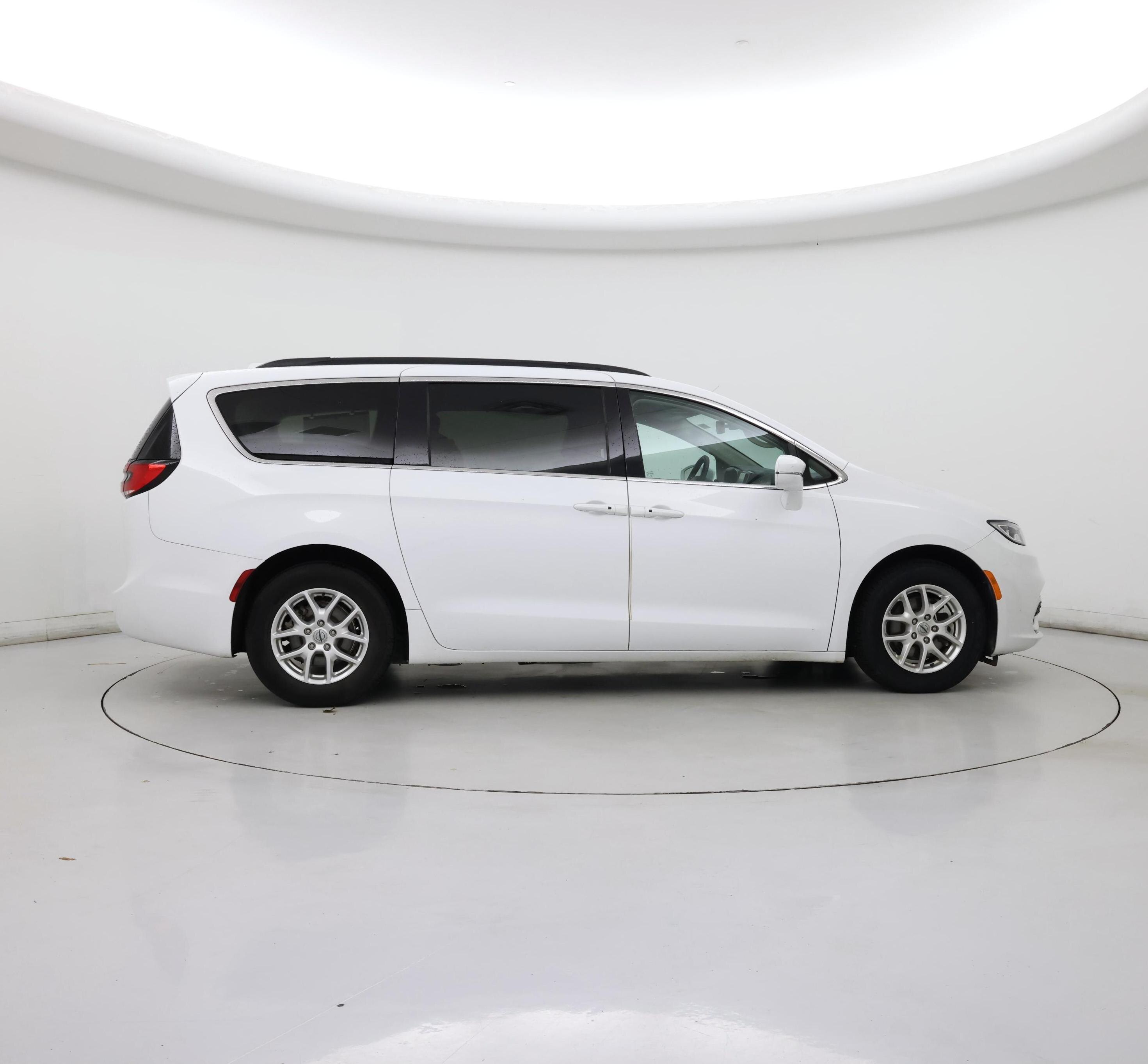 Thumbnail: 2022 Chrysler Pacifica - 7