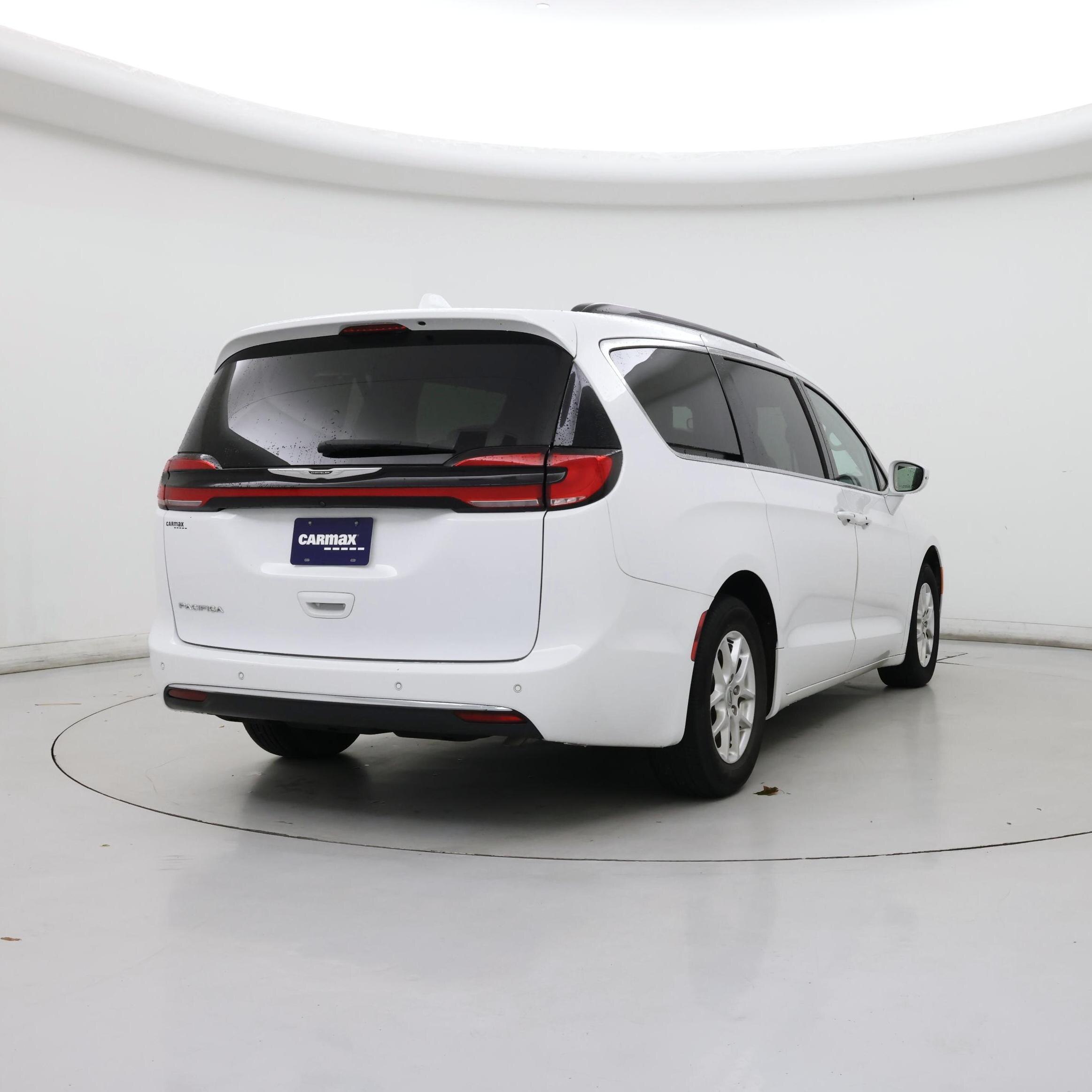 Thumbnail: 2022 Chrysler Pacifica - 8