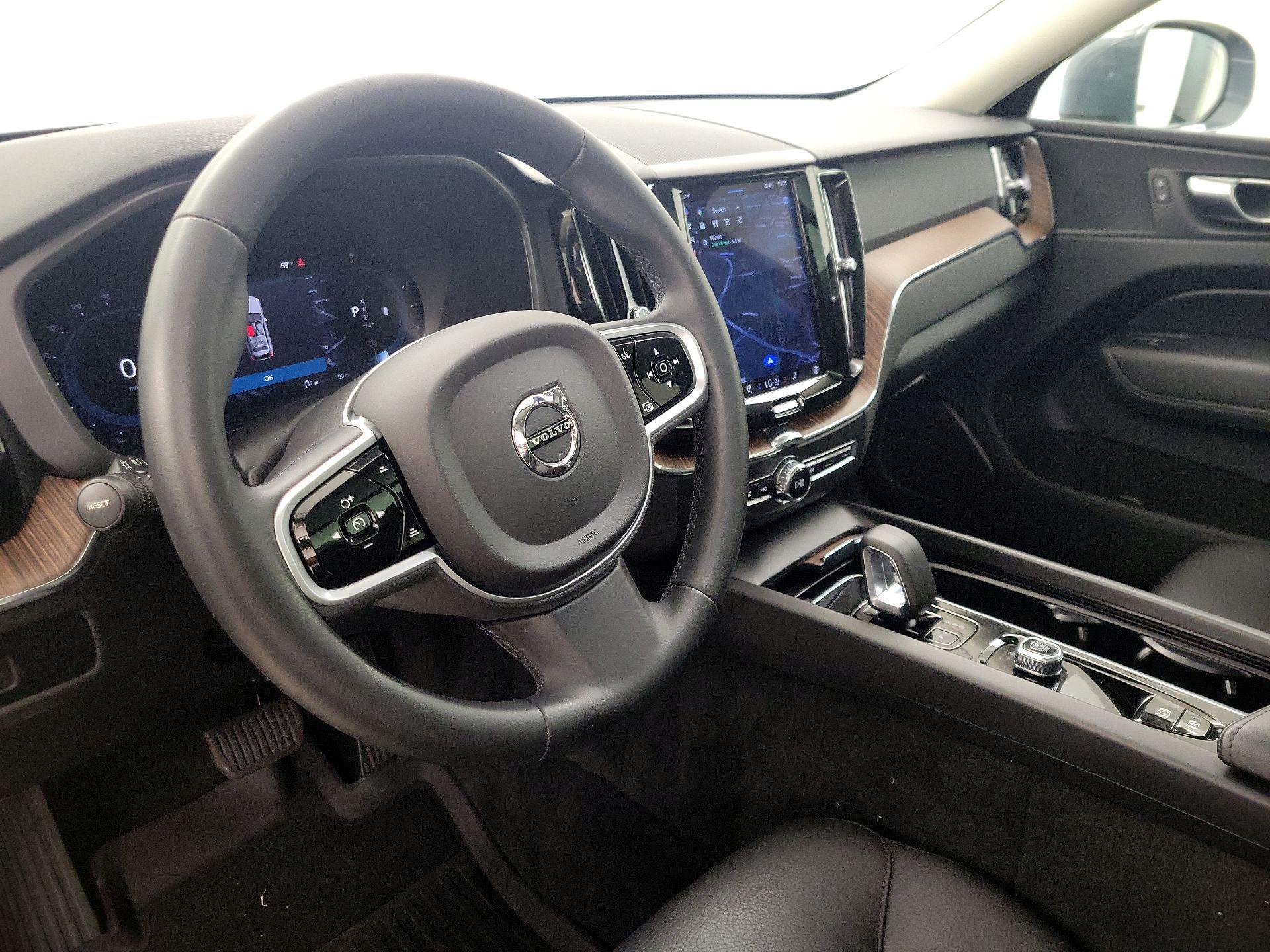 Thumbnail: 2023 Volvo XC60 - 9